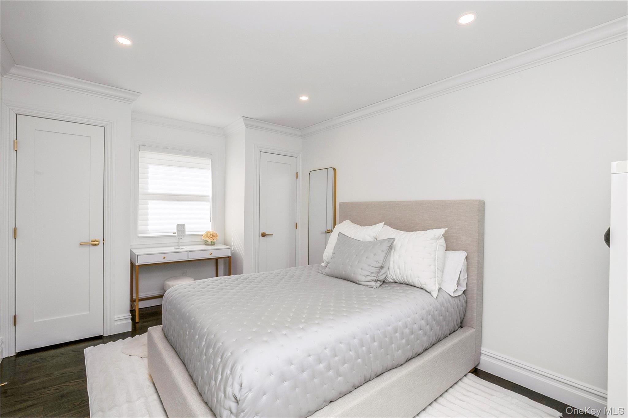 6 Valley Lane, Huntington, NY 11743