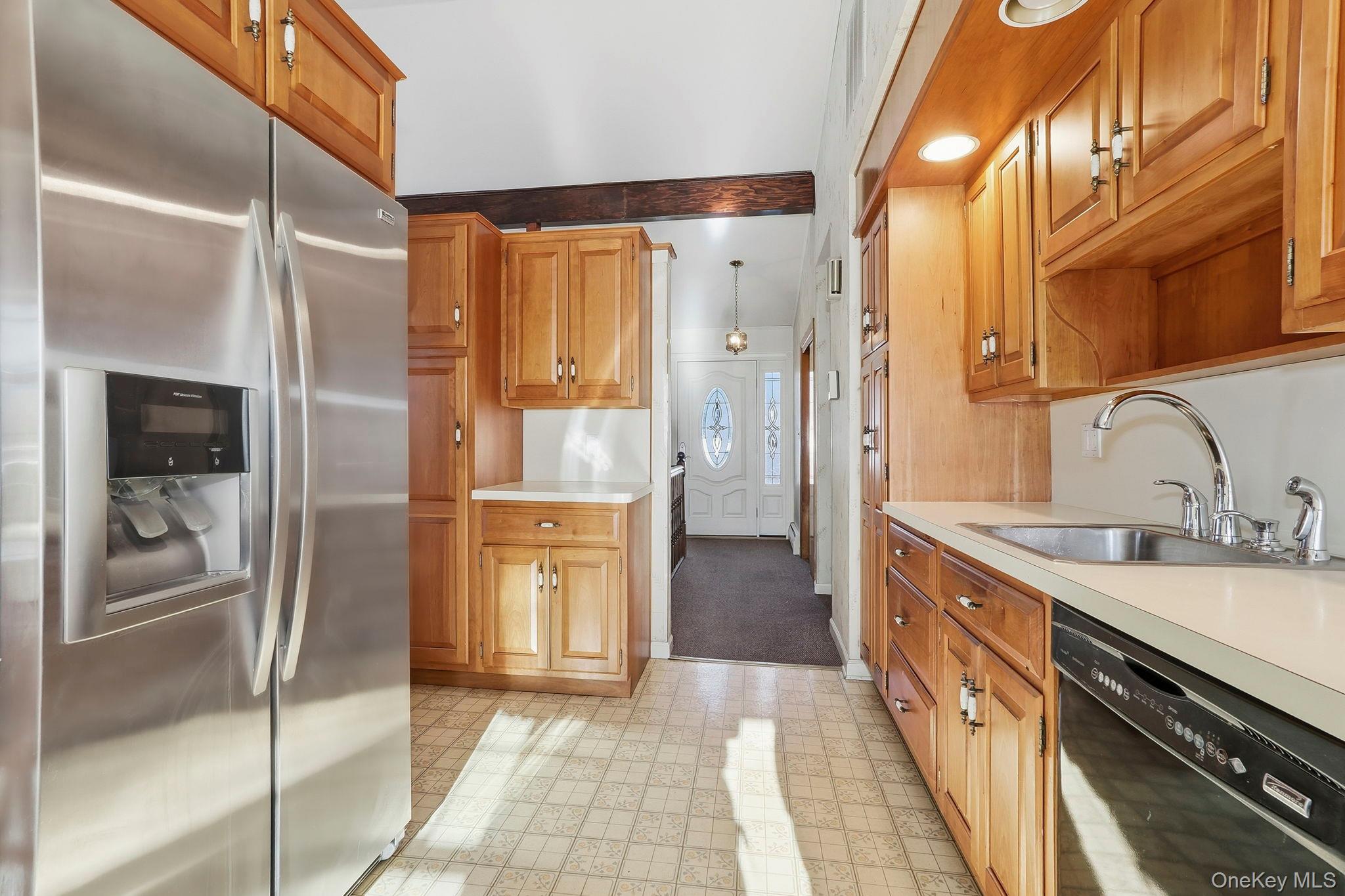 15 Short Hill Drive, Poughkeepsie, NY 12603