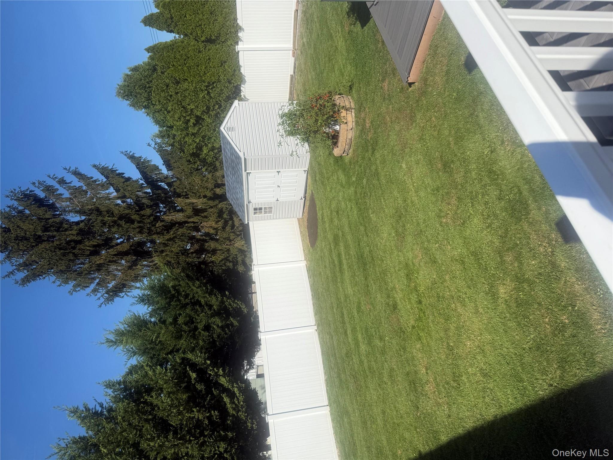 294 34th Street, Lindenhurst, NY 11757