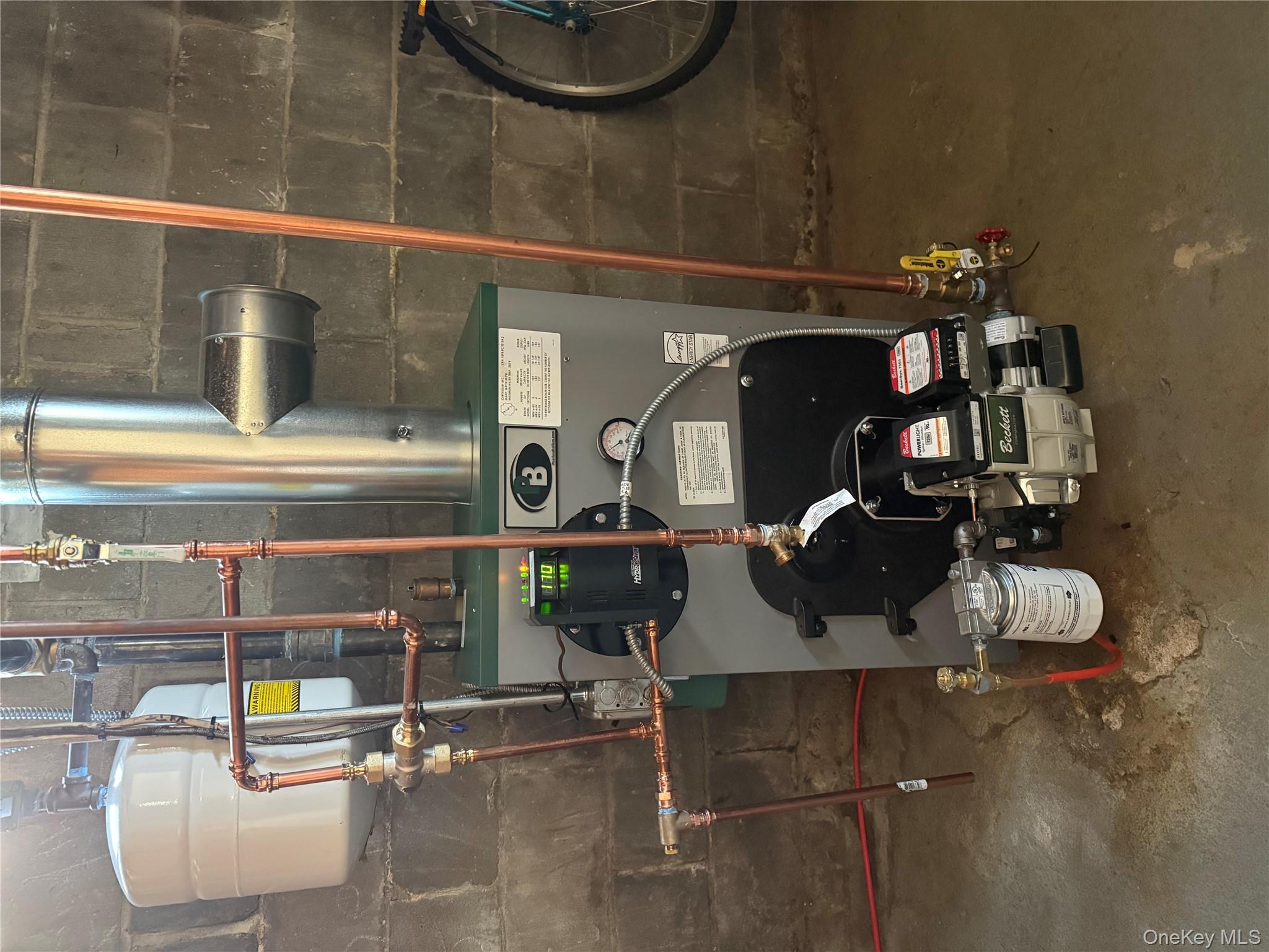 294 34th Street, Lindenhurst, NY 11757