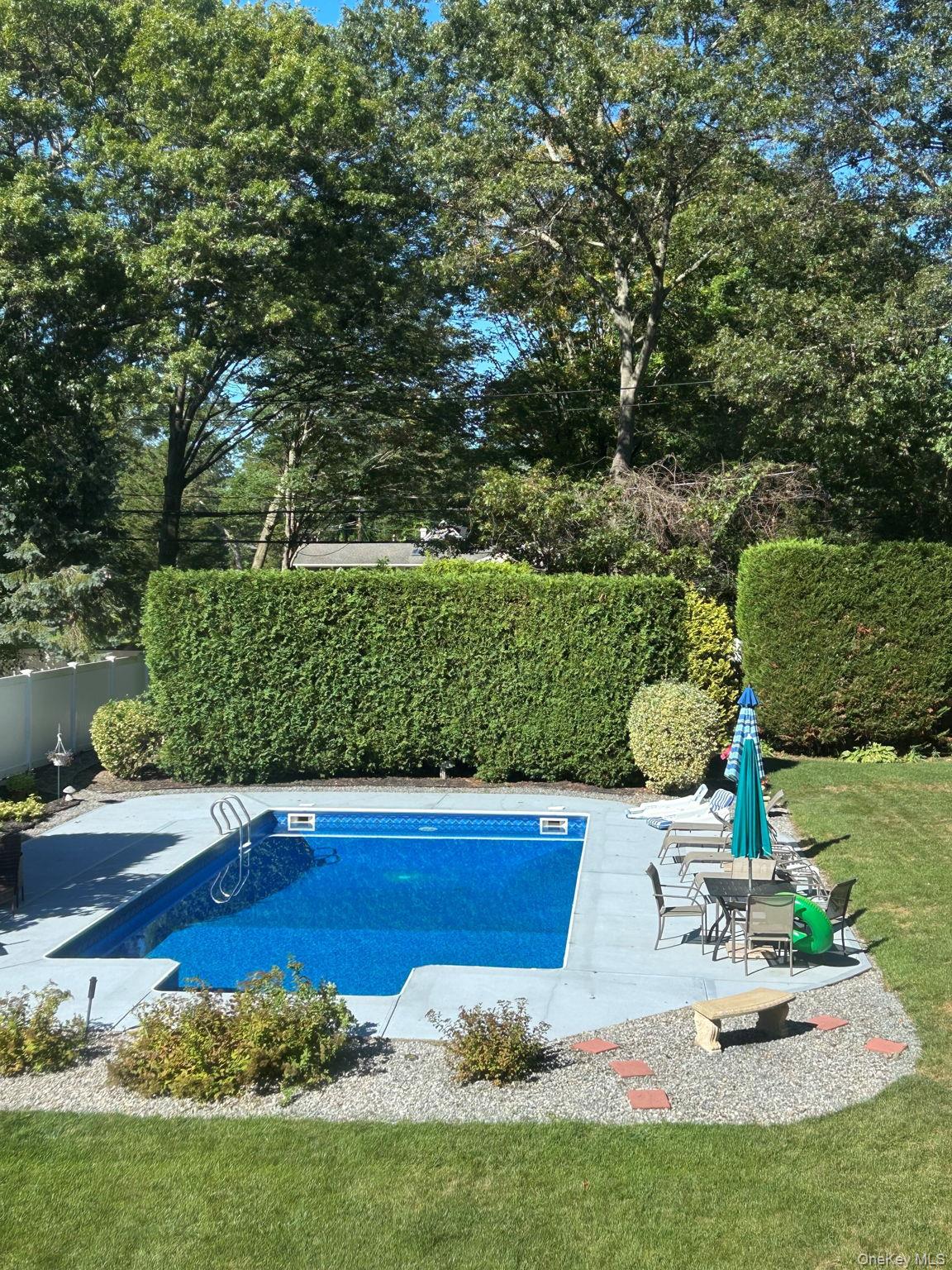 2 Robert Crescent, Stony Brook, NY 11790