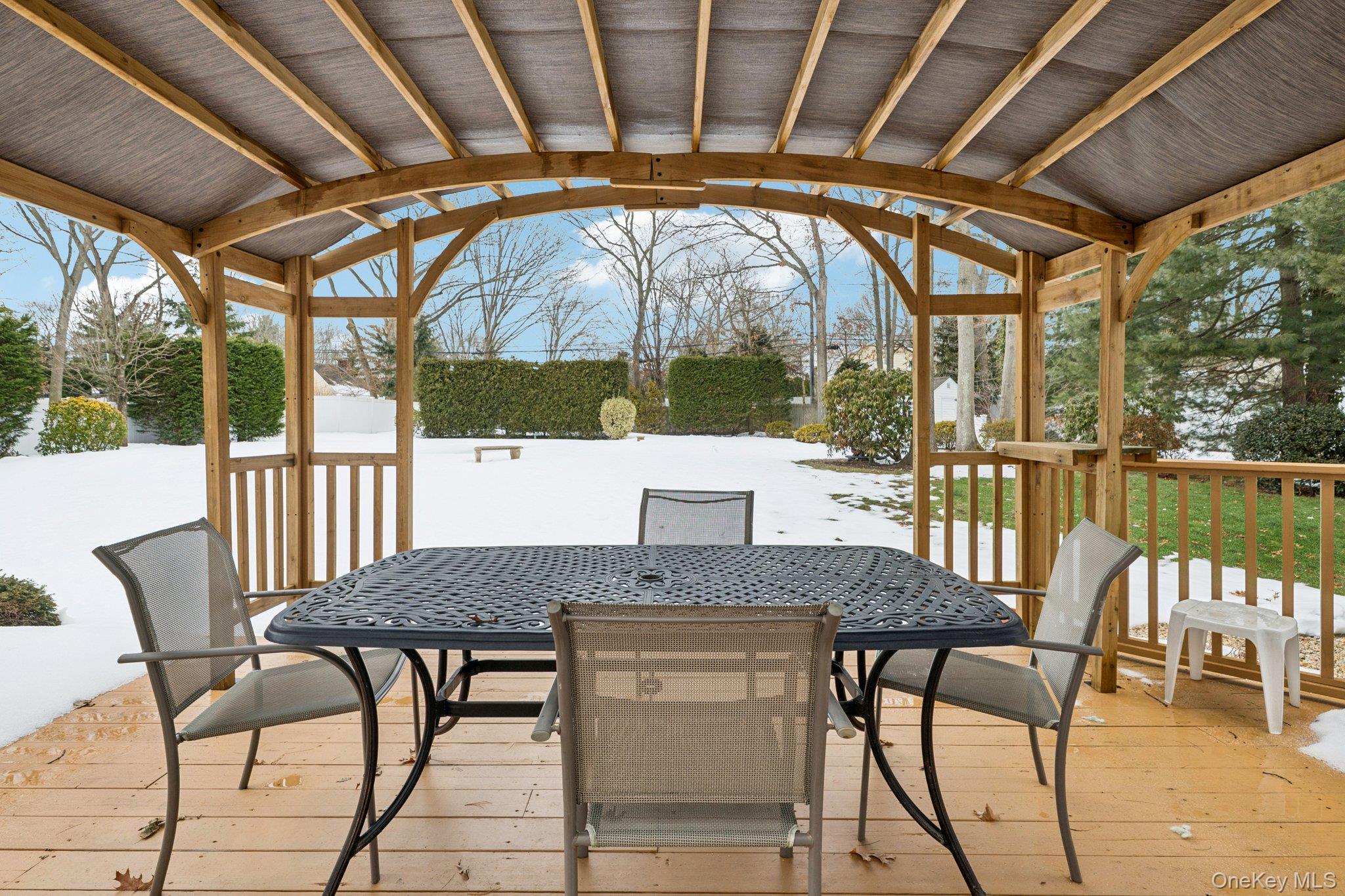 2 Robert Crescent, Stony Brook, NY 11790