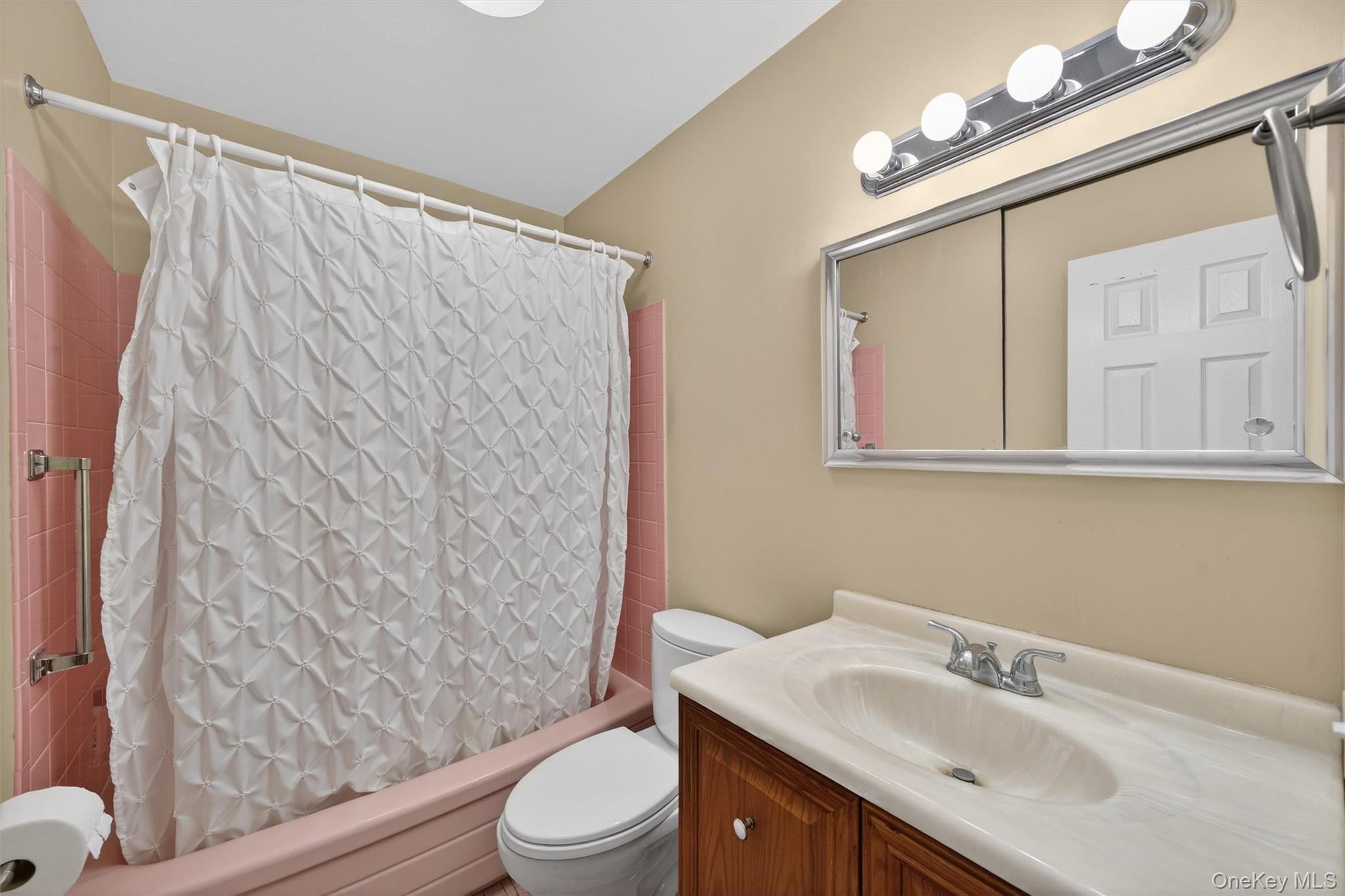 41 Montclair Avenue, Airmont, NY 10952