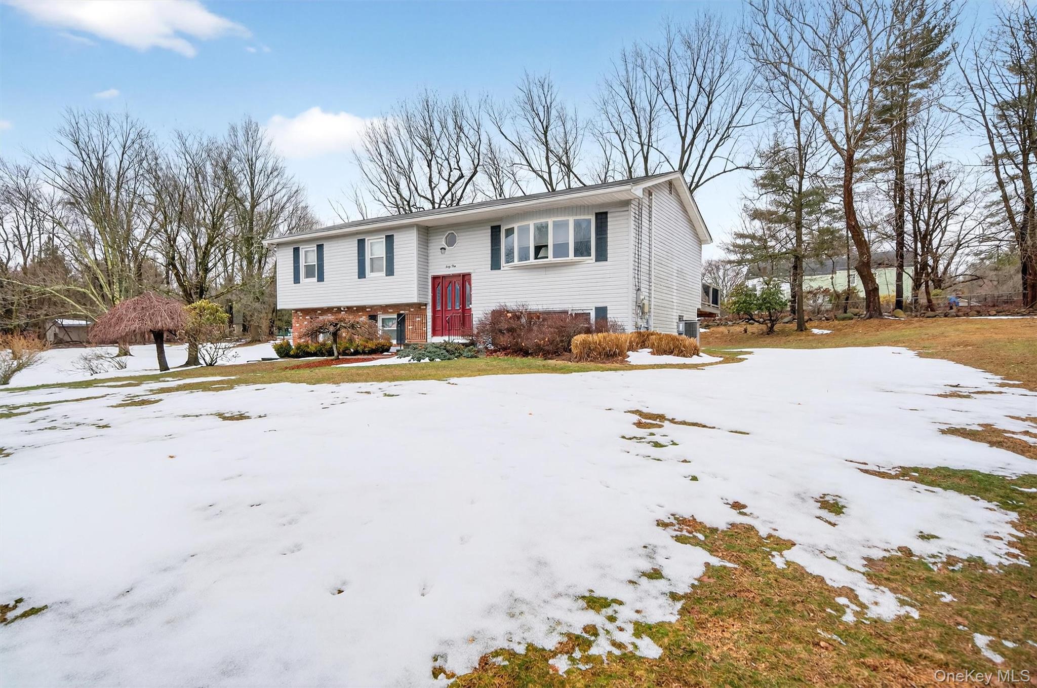 41 Montclair Avenue, Airmont, NY 10952