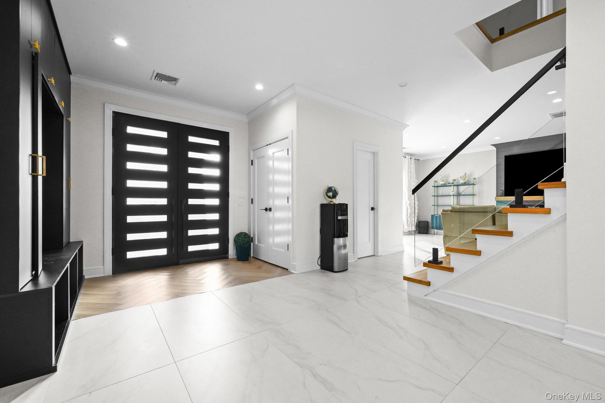 36 Foster Lane, Westbury, NY 11590