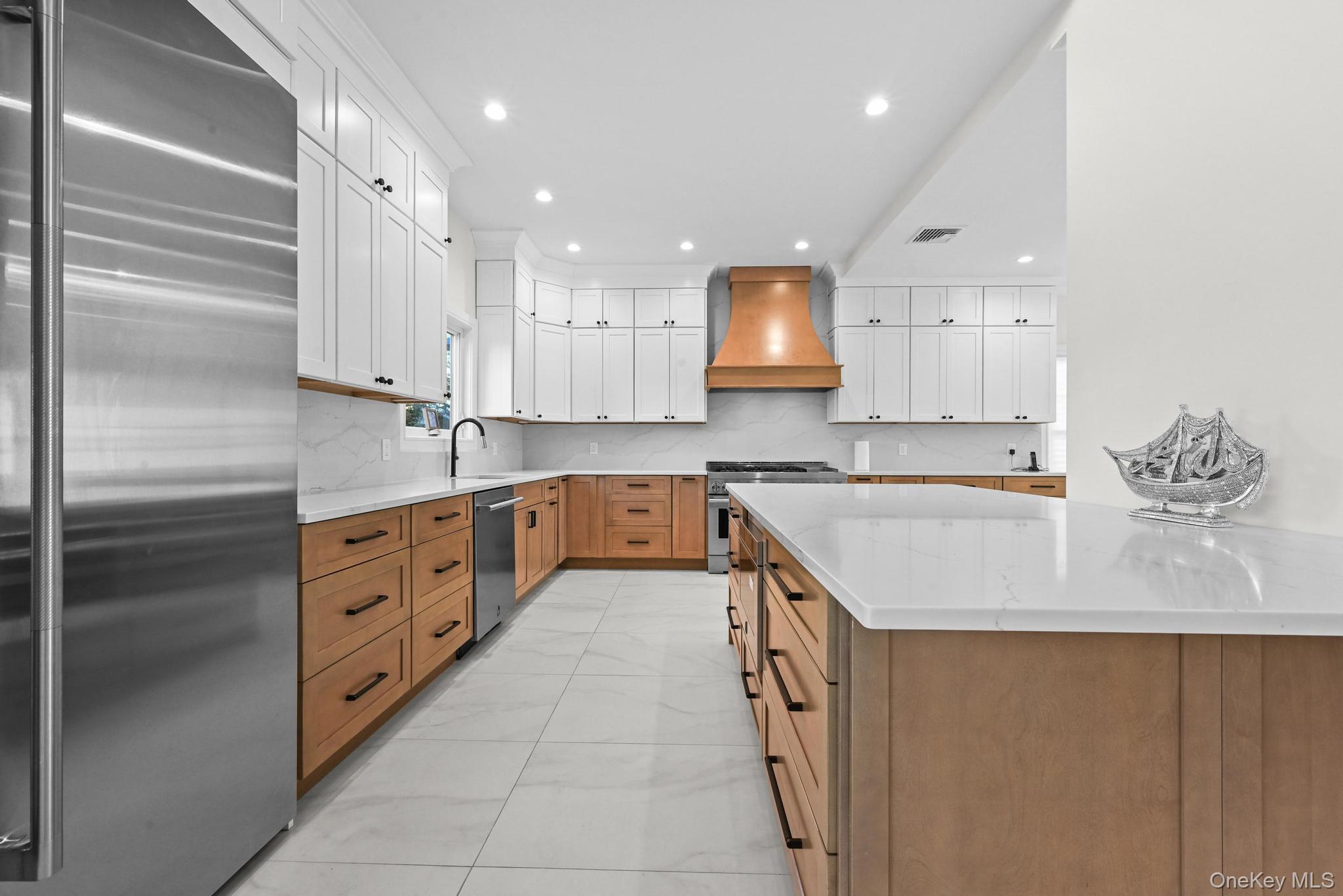 36 Foster Lane, Westbury, NY 11590