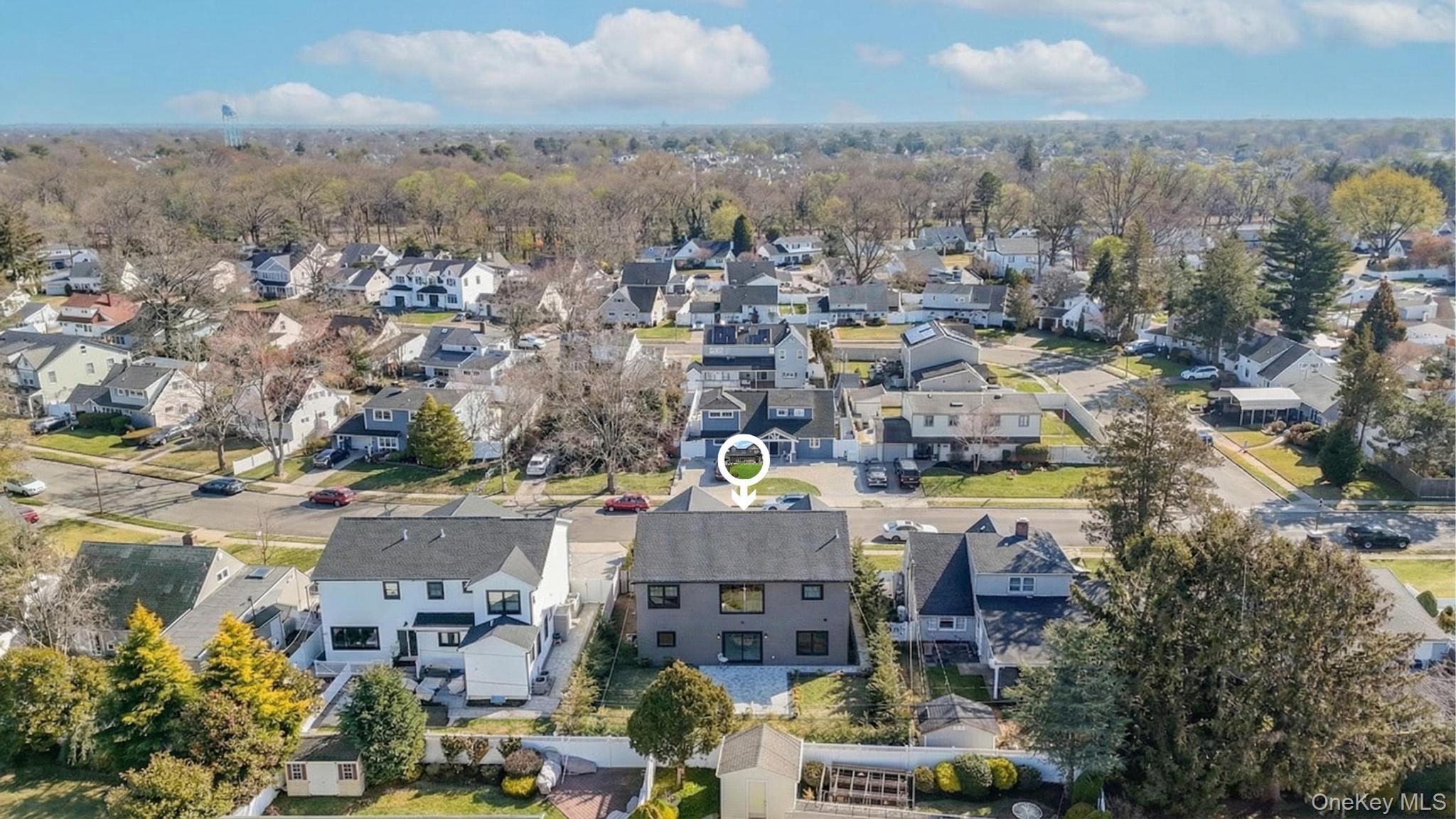 36 Foster Lane, Westbury, NY 11590