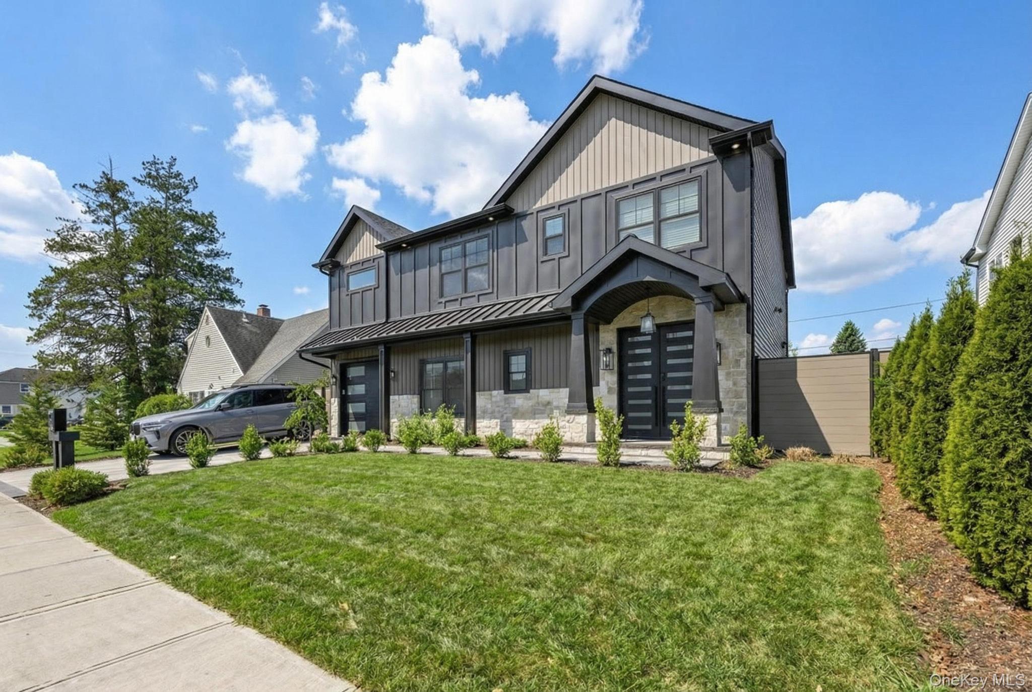 36 Foster Lane, Westbury, NY 11590