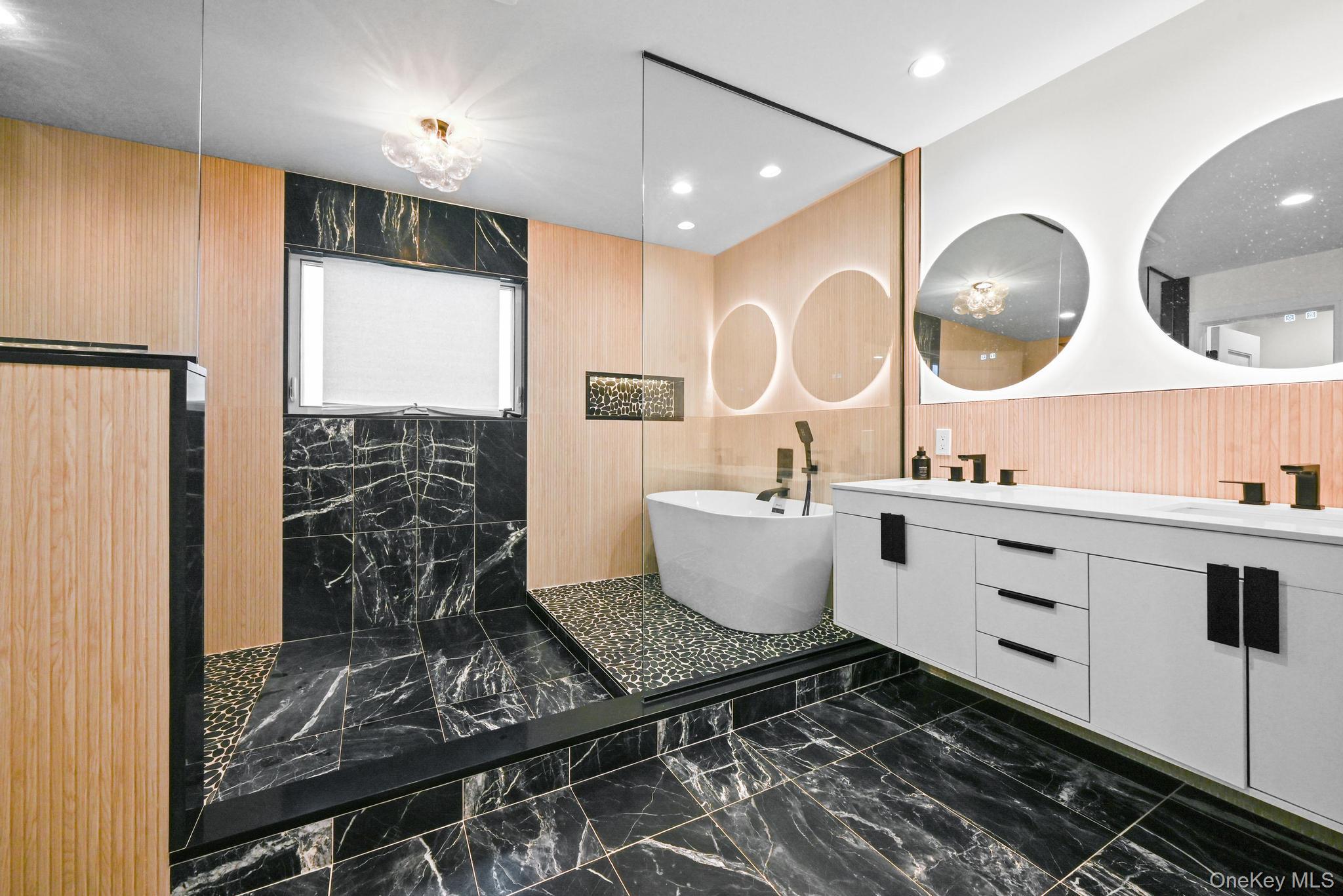 36 Foster Lane, Westbury, NY 11590