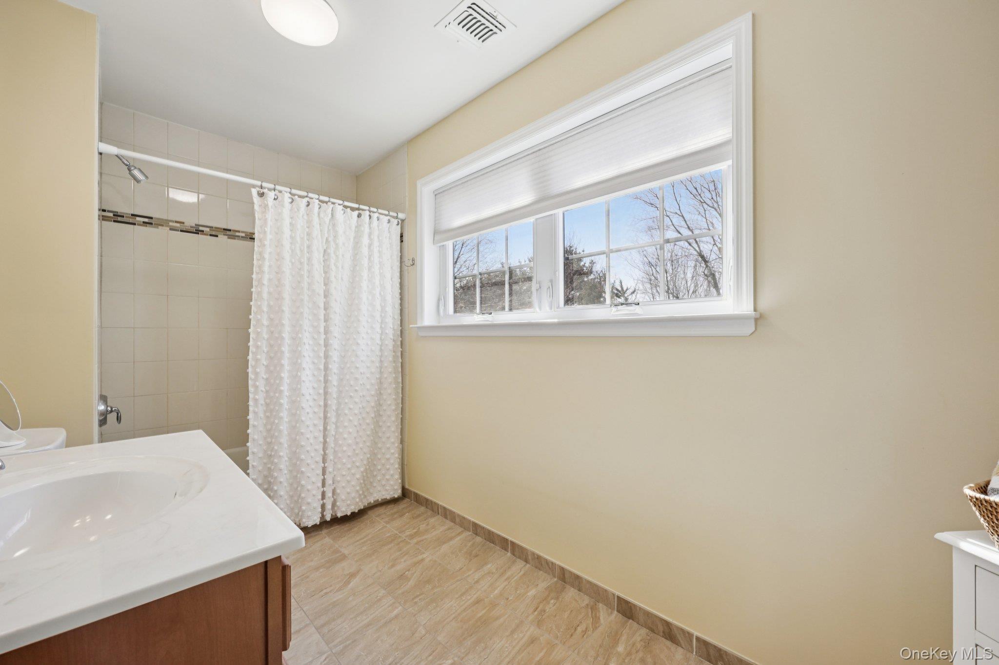 153 Stoneleigh Drive # 153, Riverhead, NY 11901