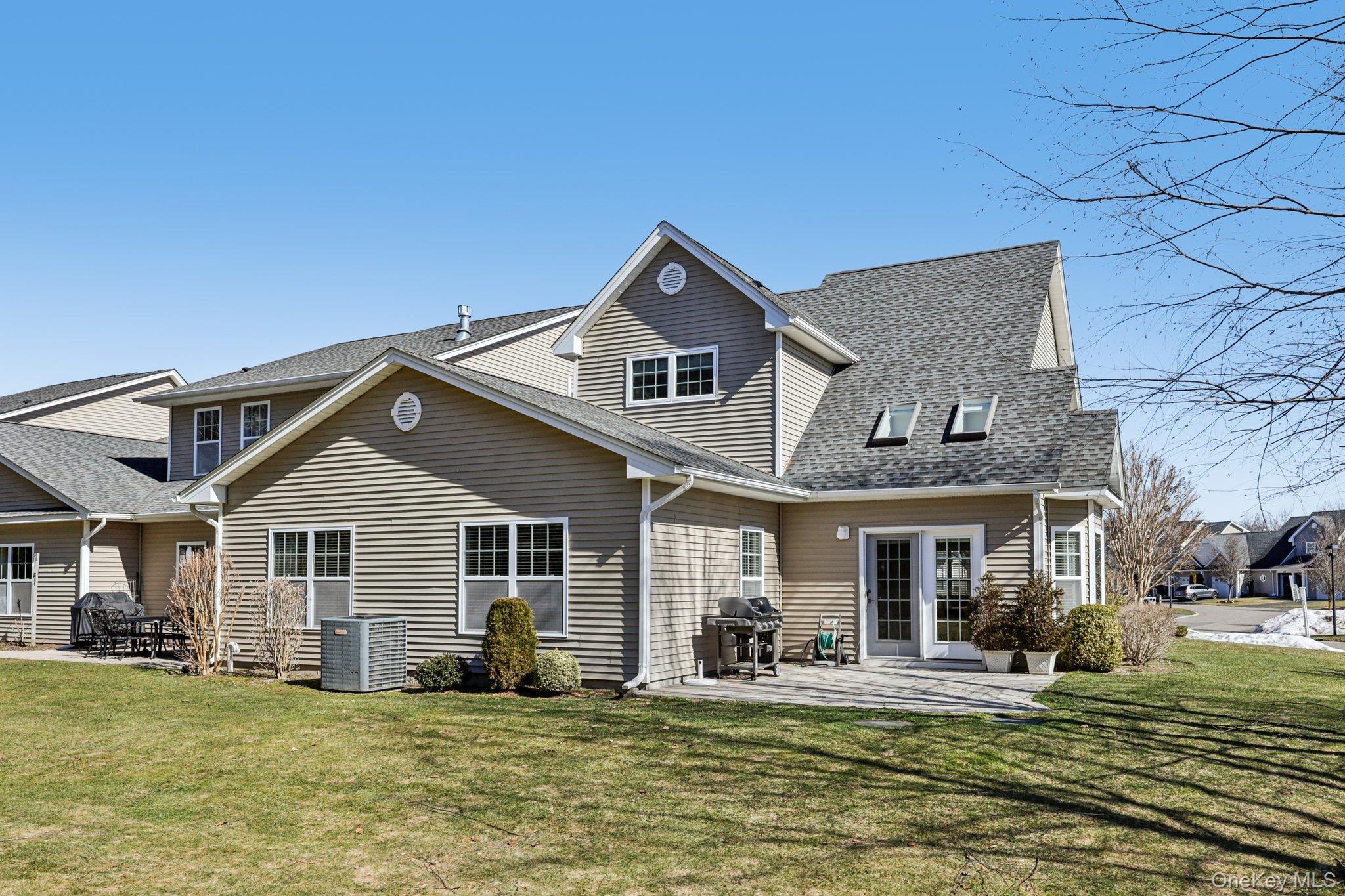 153 Stoneleigh Drive # 153, Riverhead, NY 11901