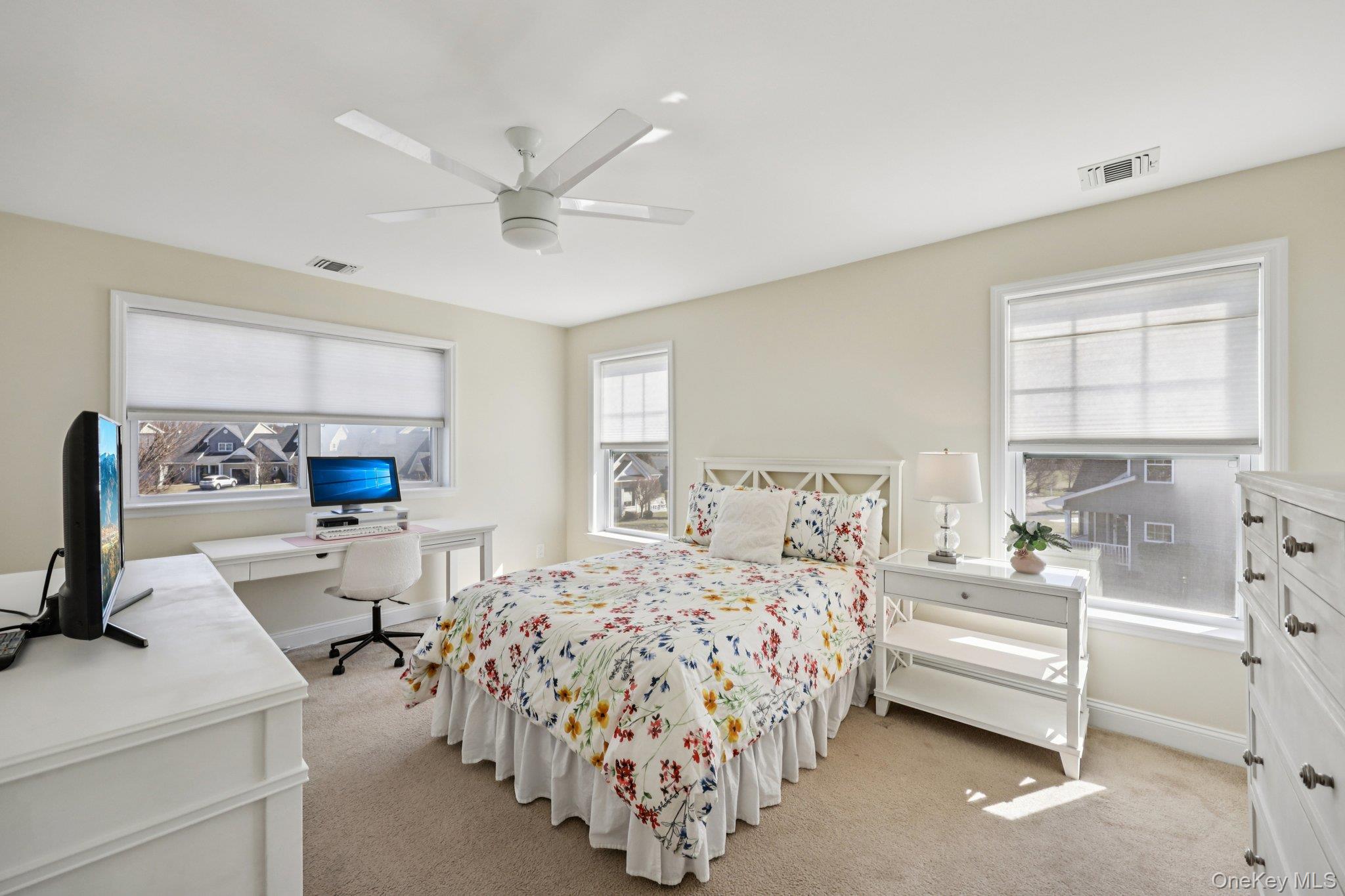 153 Stoneleigh Drive # 153, Riverhead, NY 11901