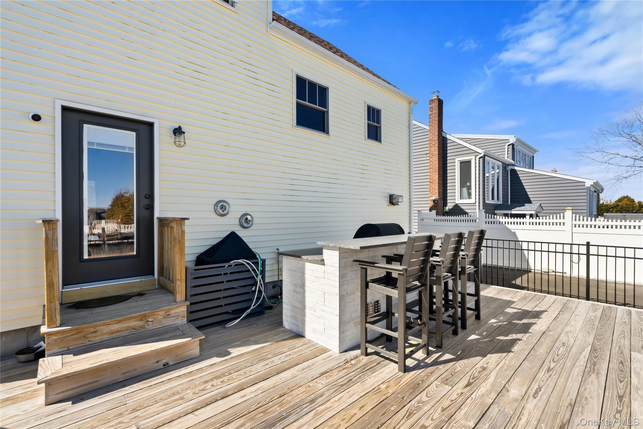 185 East Drive, Copiague, NY 11726