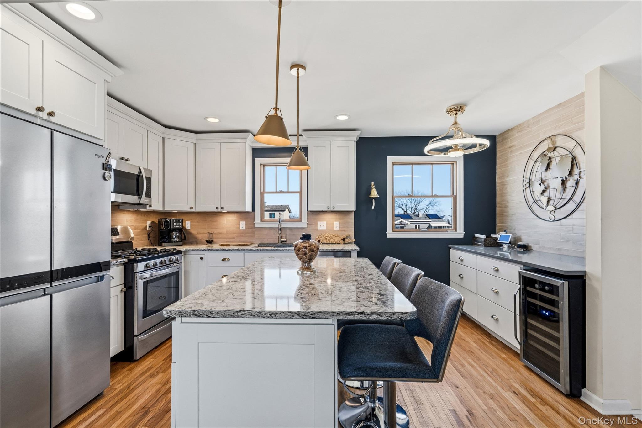 185 East Drive, Copiague, NY 11726