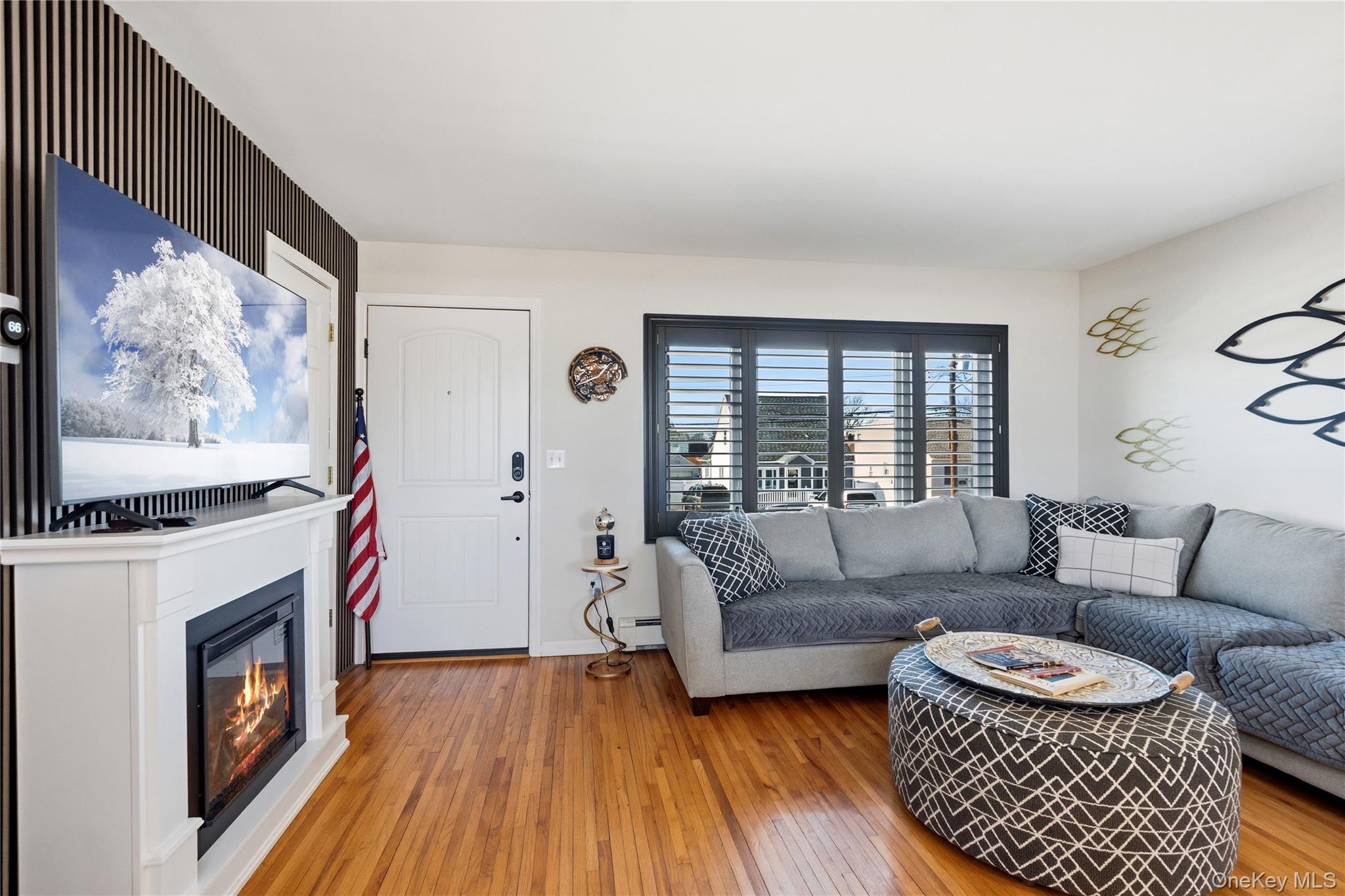 185 East Drive, Copiague, NY 11726