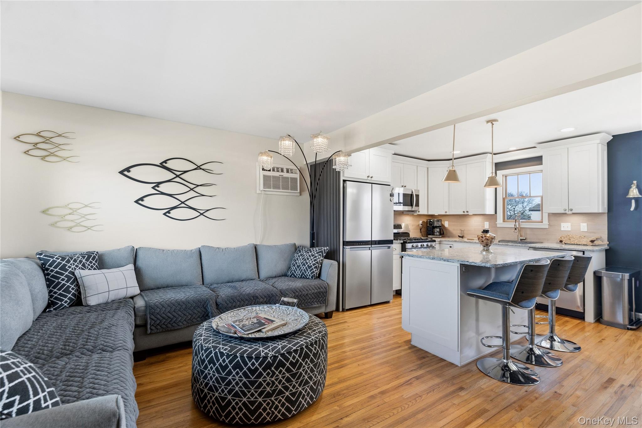 185 East Drive, Copiague, NY 11726