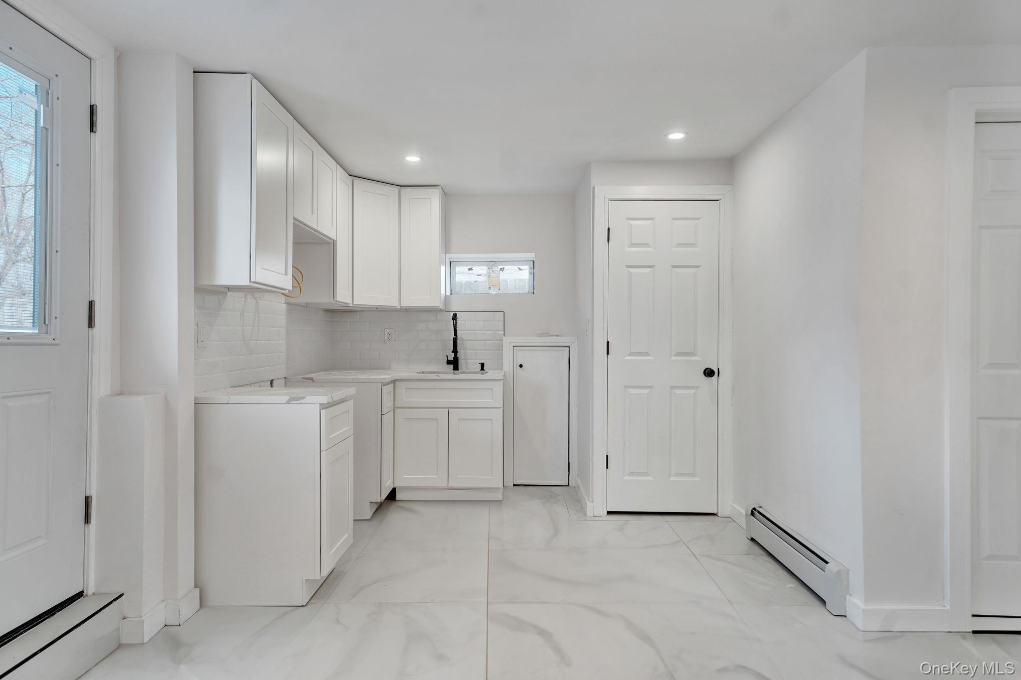 40 Durhamoc Lane, North Babylon, NY 11703