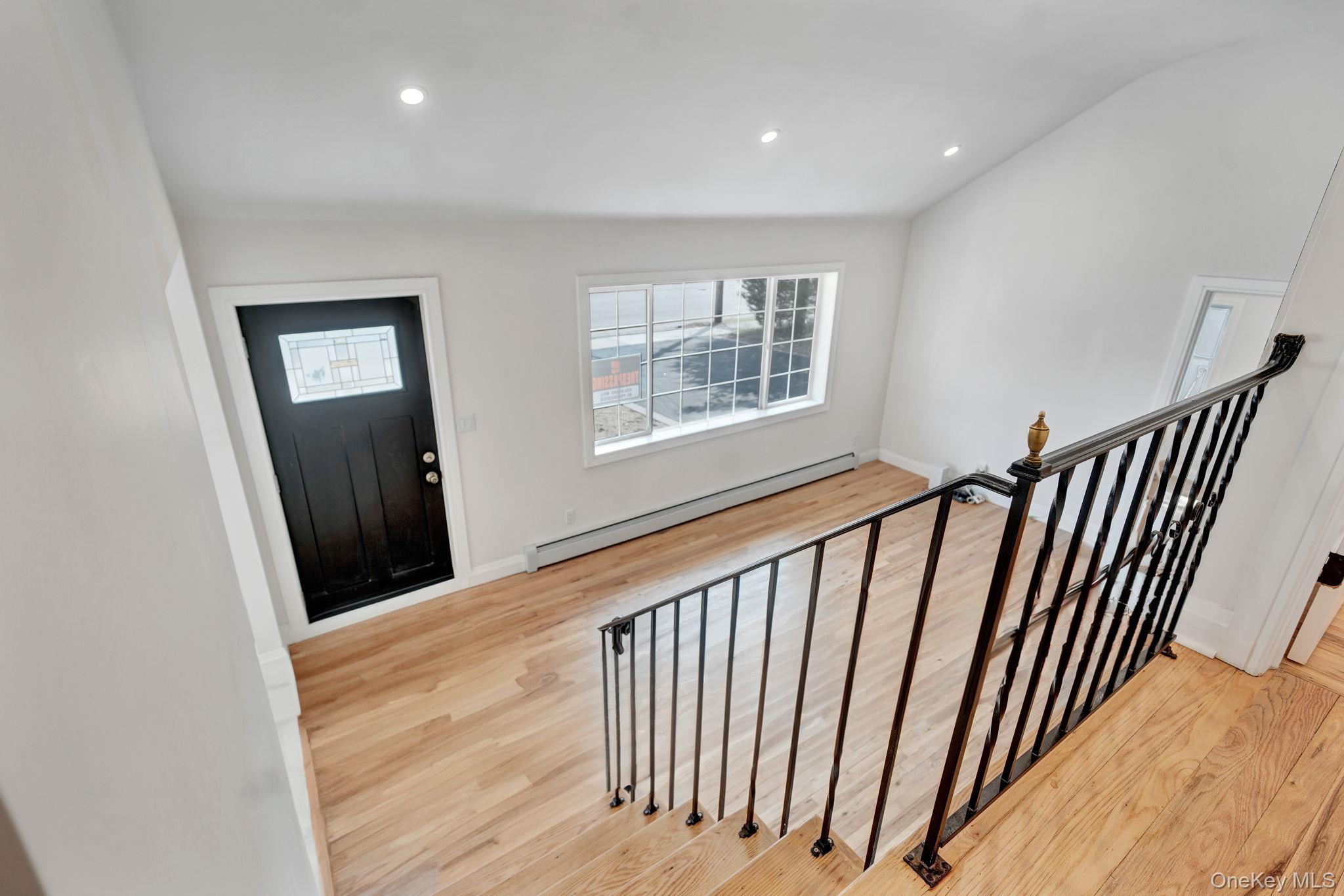 40 Durhamoc Lane, North Babylon, NY 11703