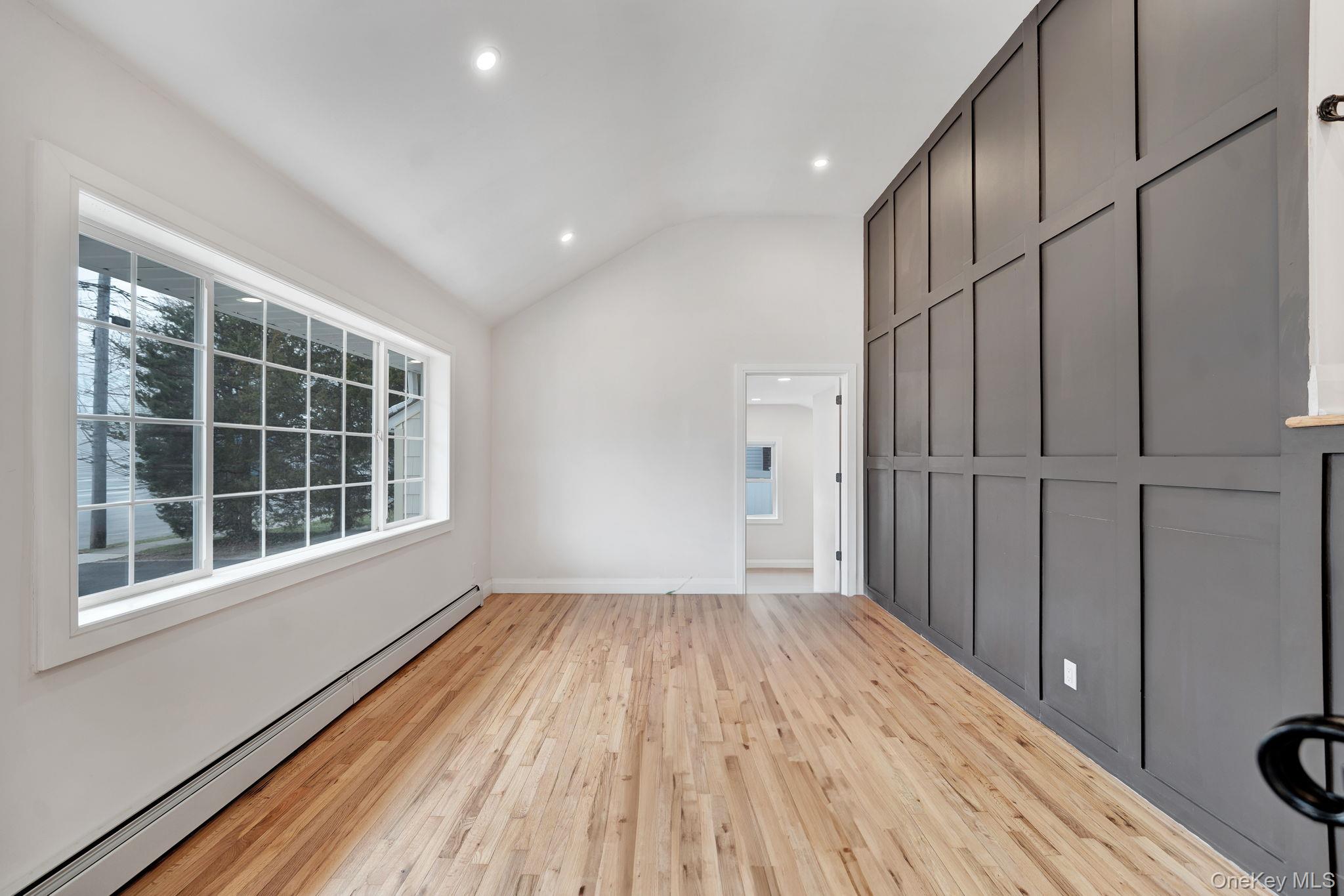 40 Durhamoc Lane, North Babylon, NY 11703