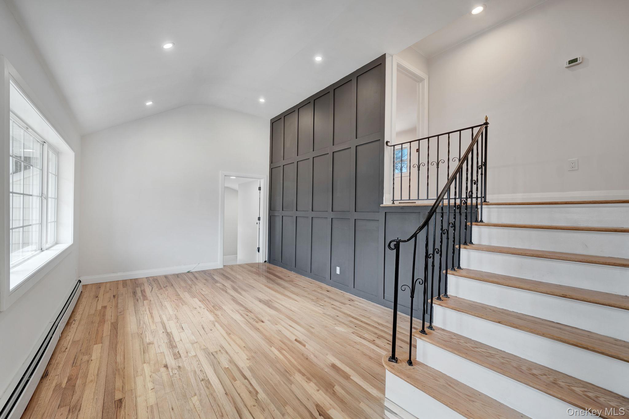 40 Durhamoc Lane, North Babylon, NY 11703