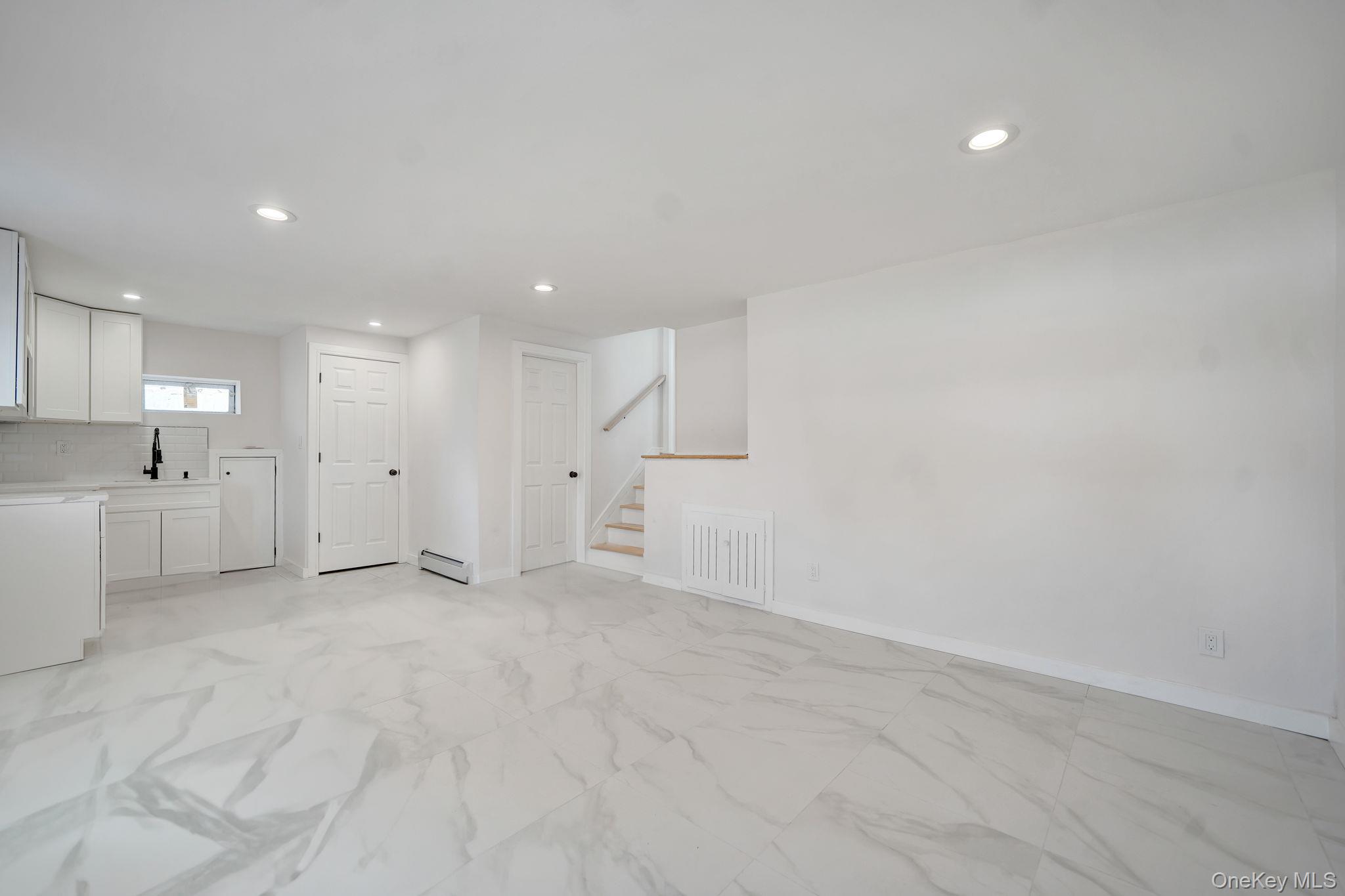 40 Durhamoc Lane, North Babylon, NY 11703