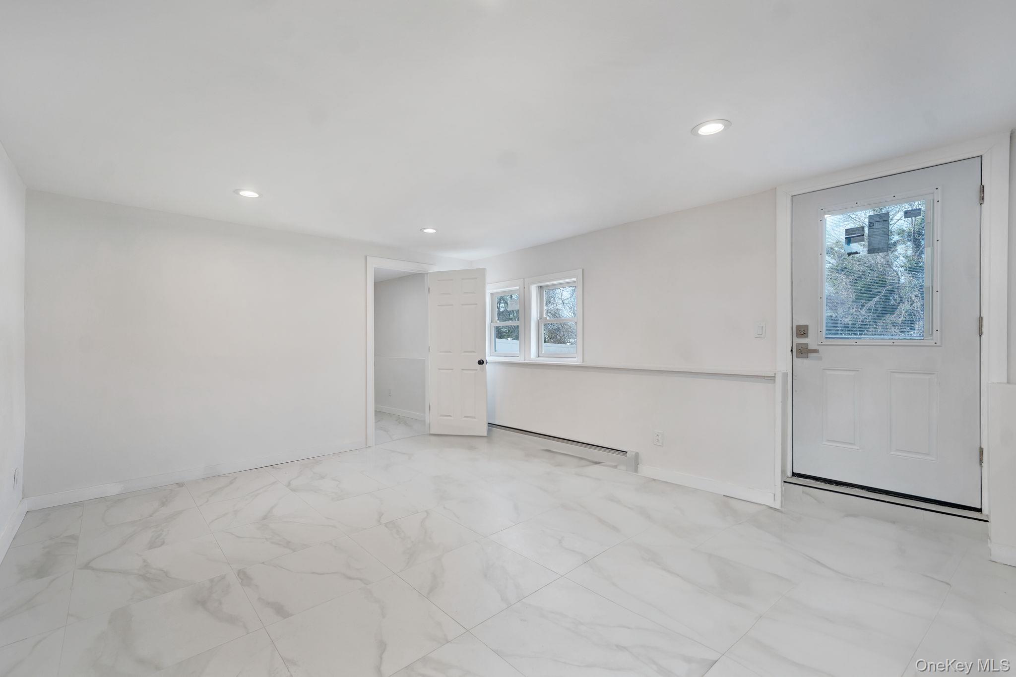 40 Durhamoc Lane, North Babylon, NY 11703