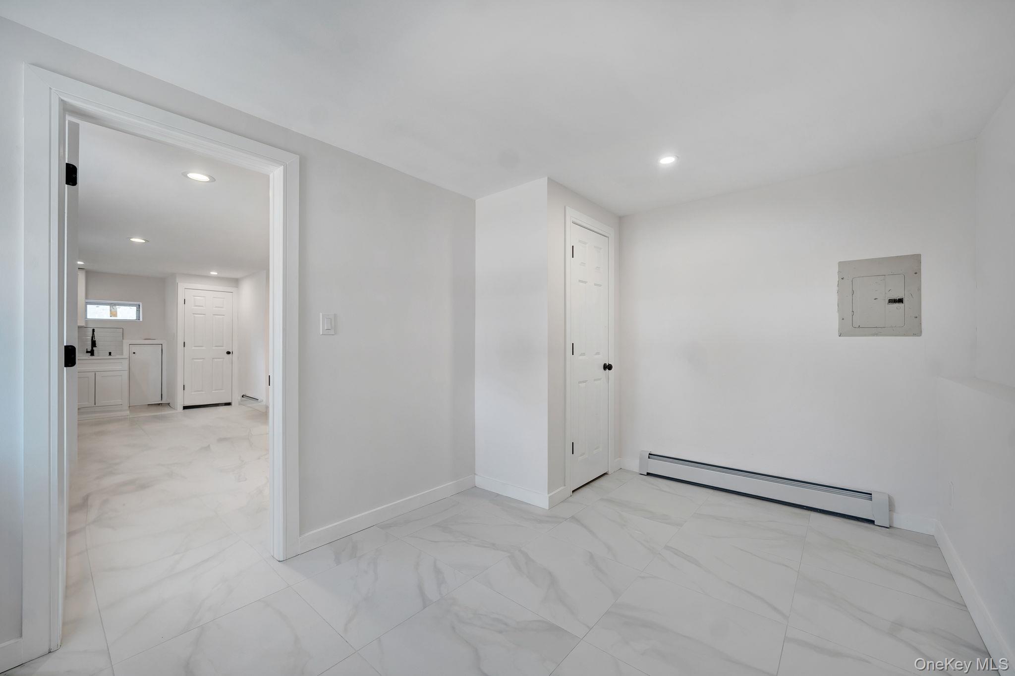 40 Durhamoc Lane, North Babylon, NY 11703