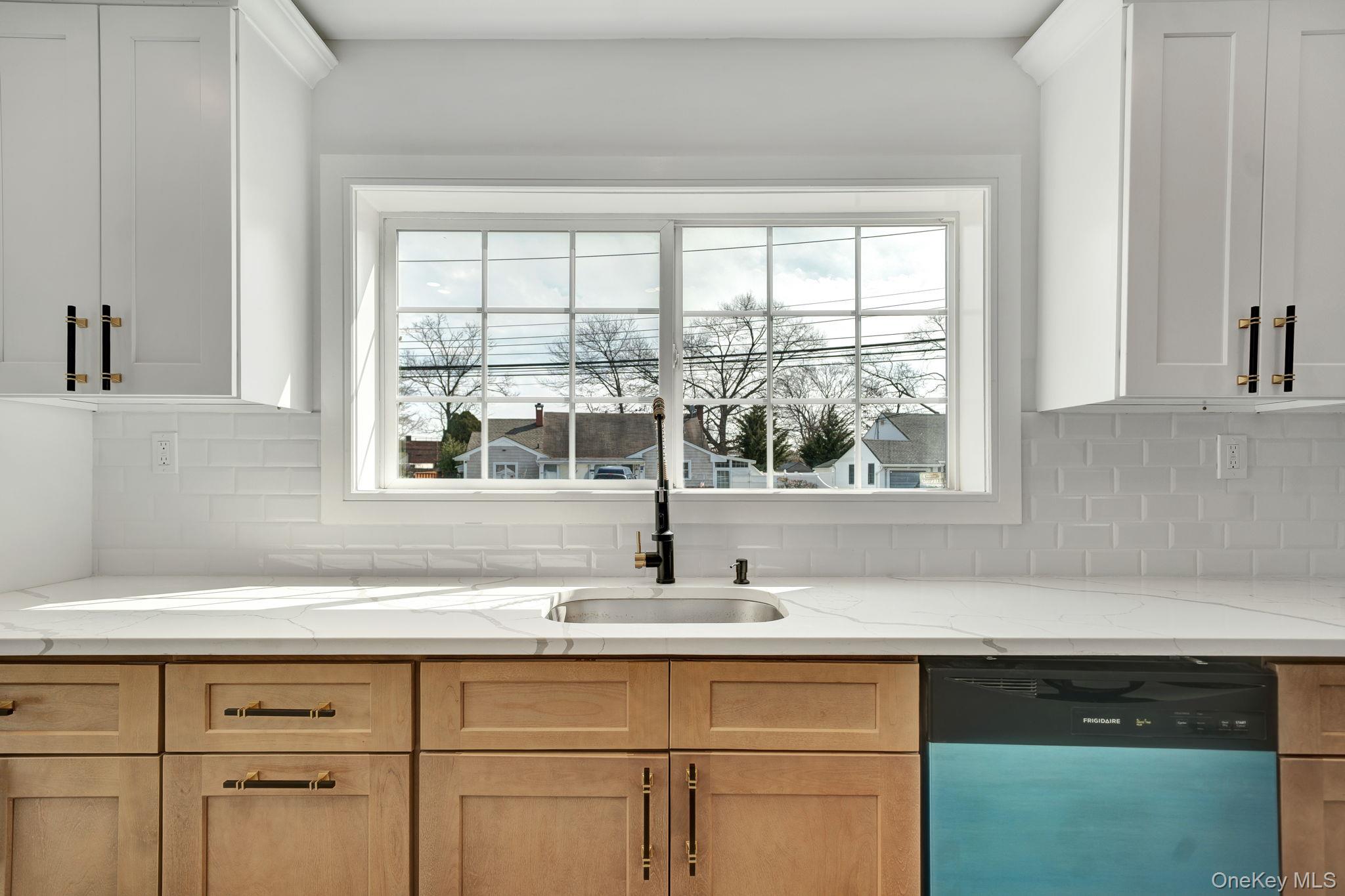 40 Durhamoc Lane, North Babylon, NY 11703