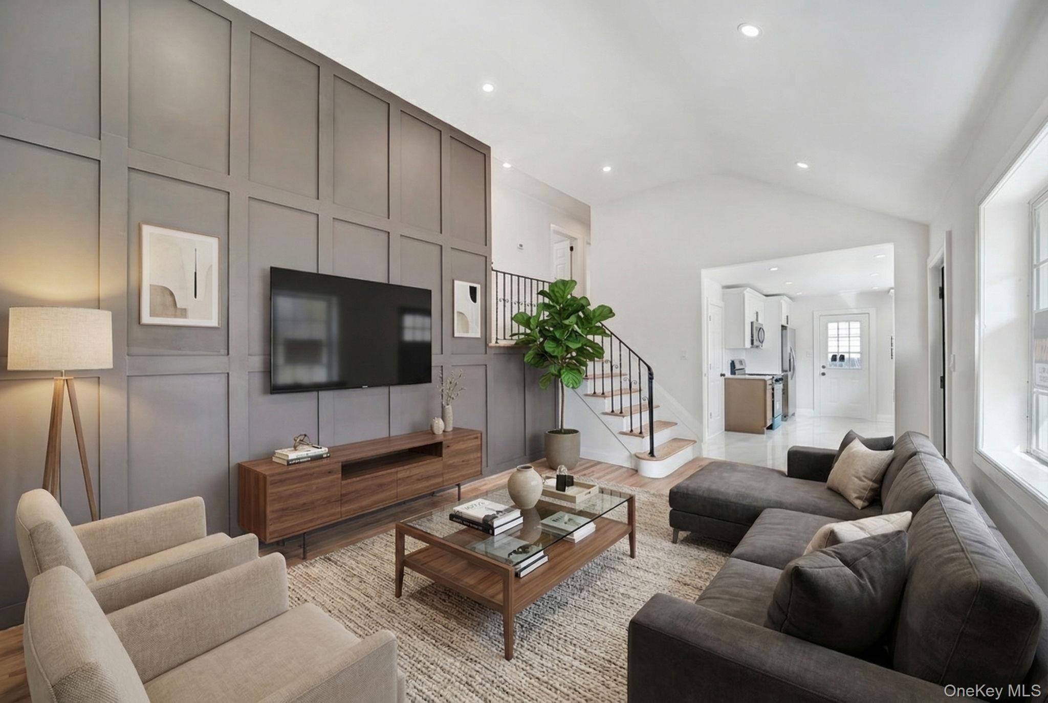 40 Durhamoc Lane, North Babylon, NY 11703