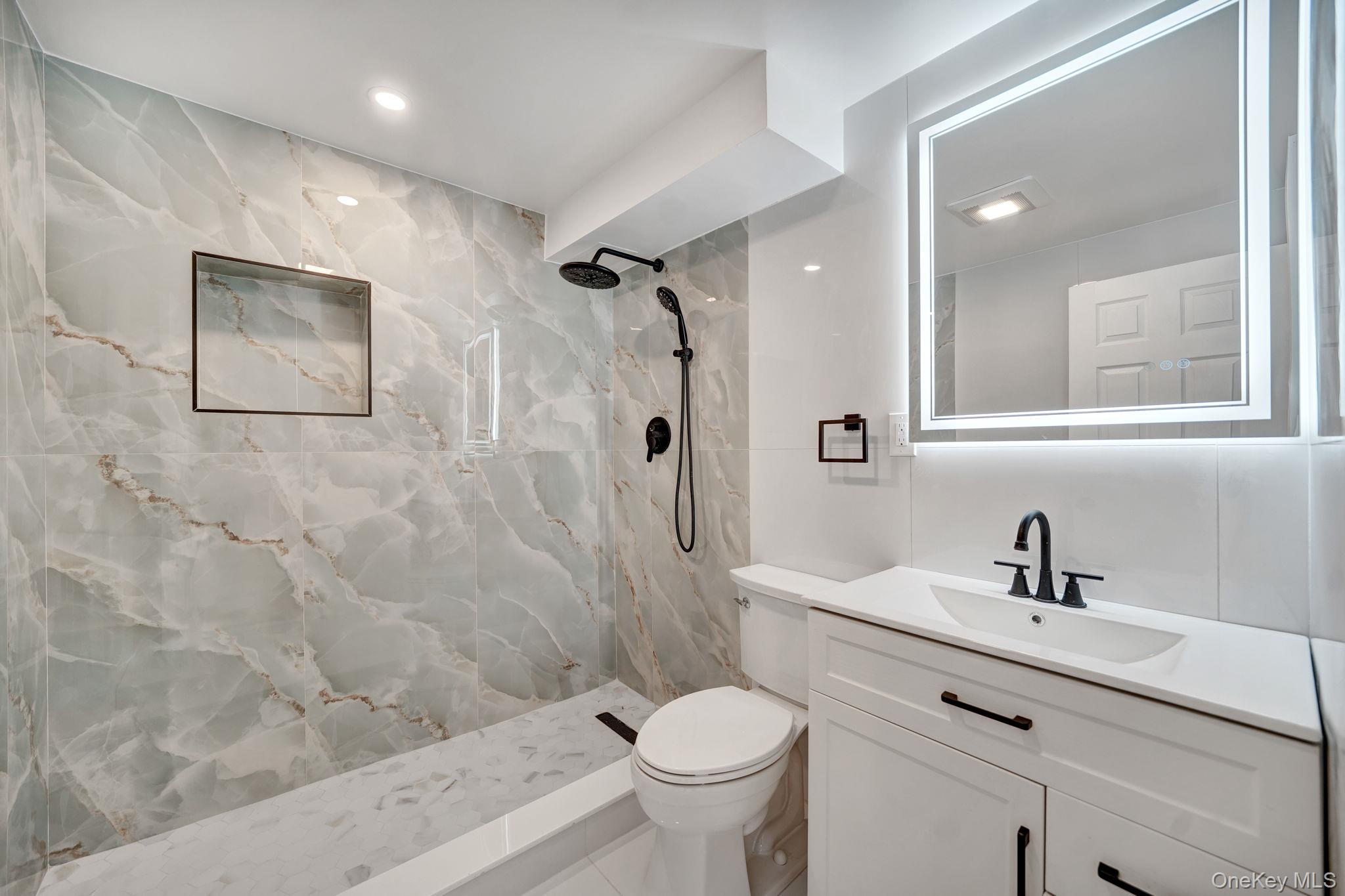 40 Durhamoc Lane, North Babylon, NY 11703