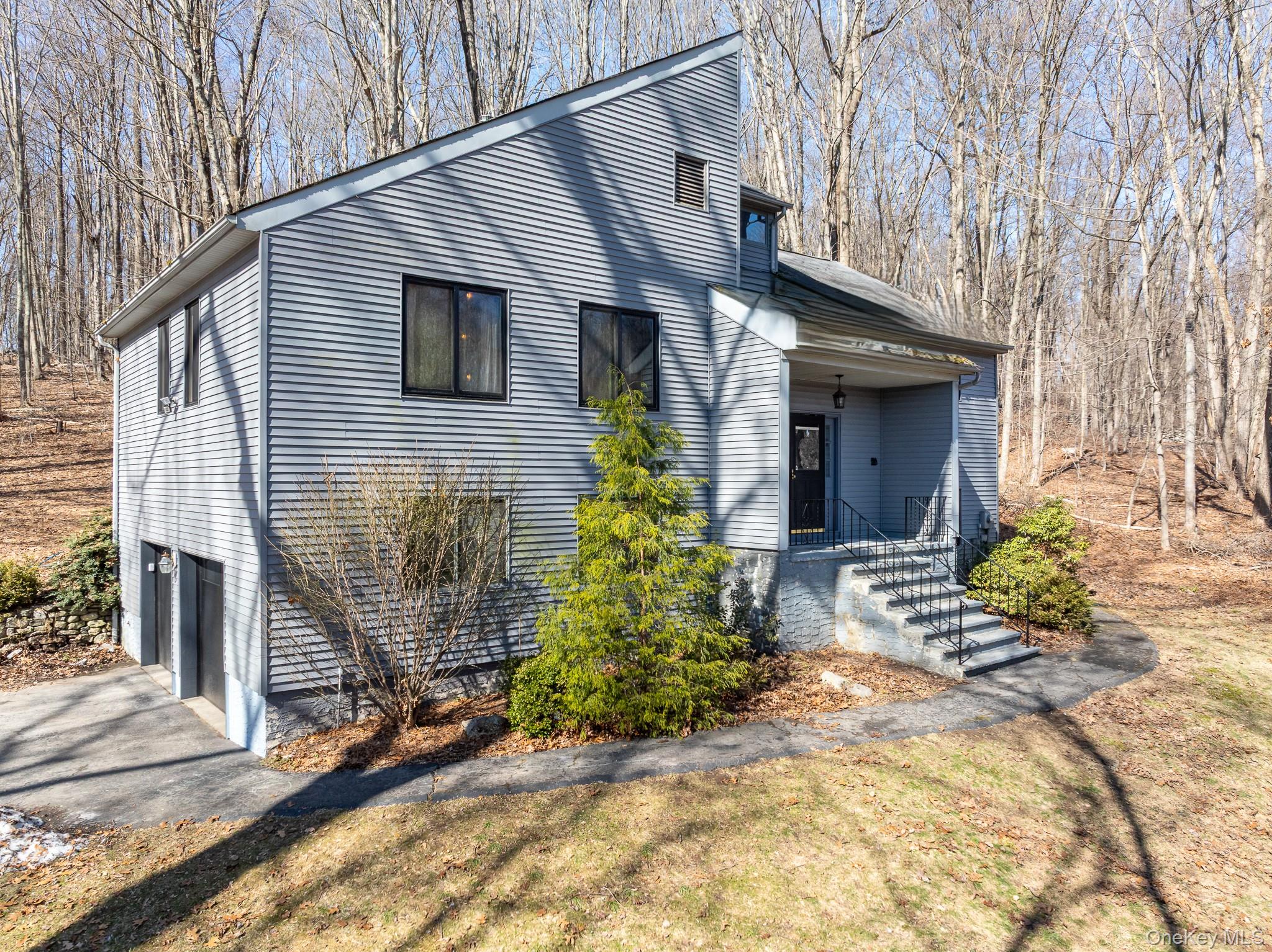 27 Mohawk Lane, Yorktown Heights, NY 10598