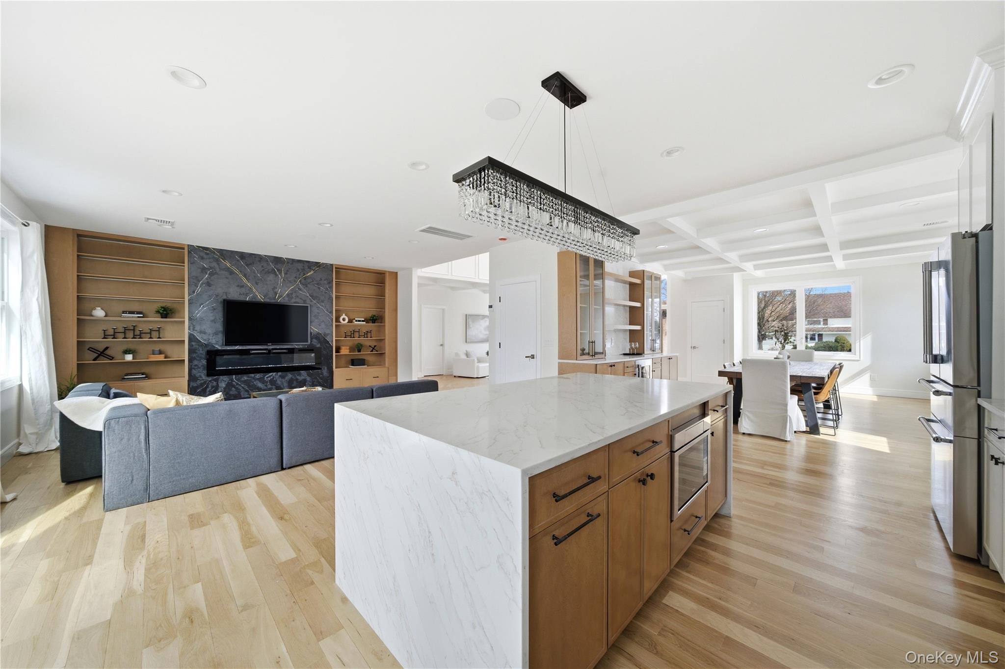 19 Arrow Lane, Hicksville, NY 11801