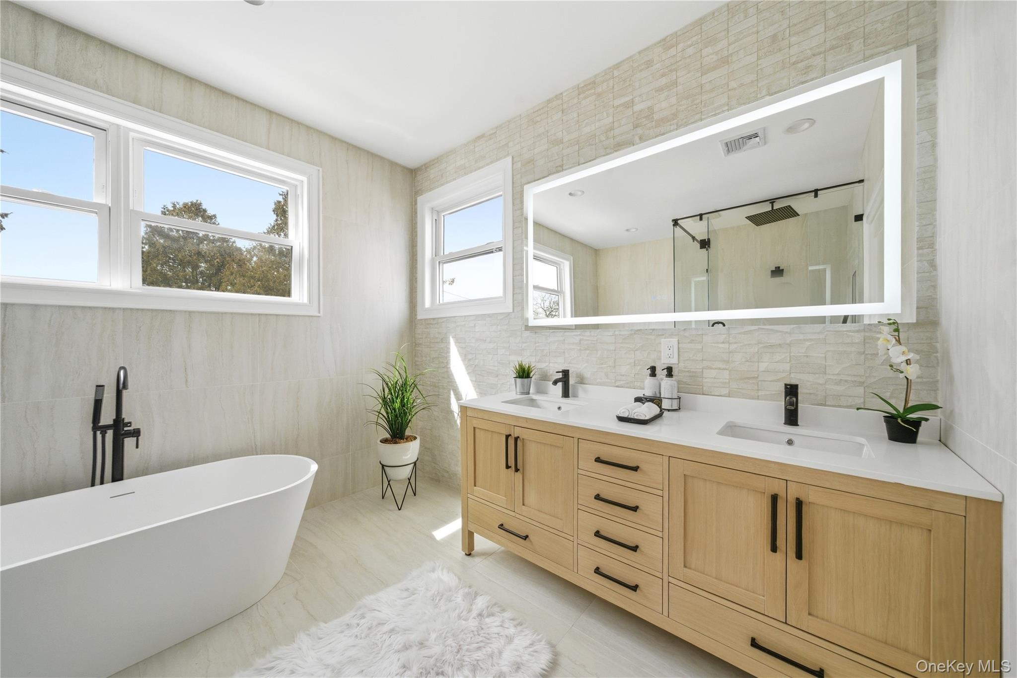 19 Arrow Lane, Hicksville, NY 11801