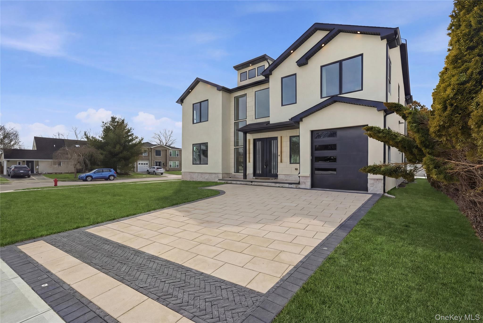 19 Arrow Lane, Hicksville, NY 11801