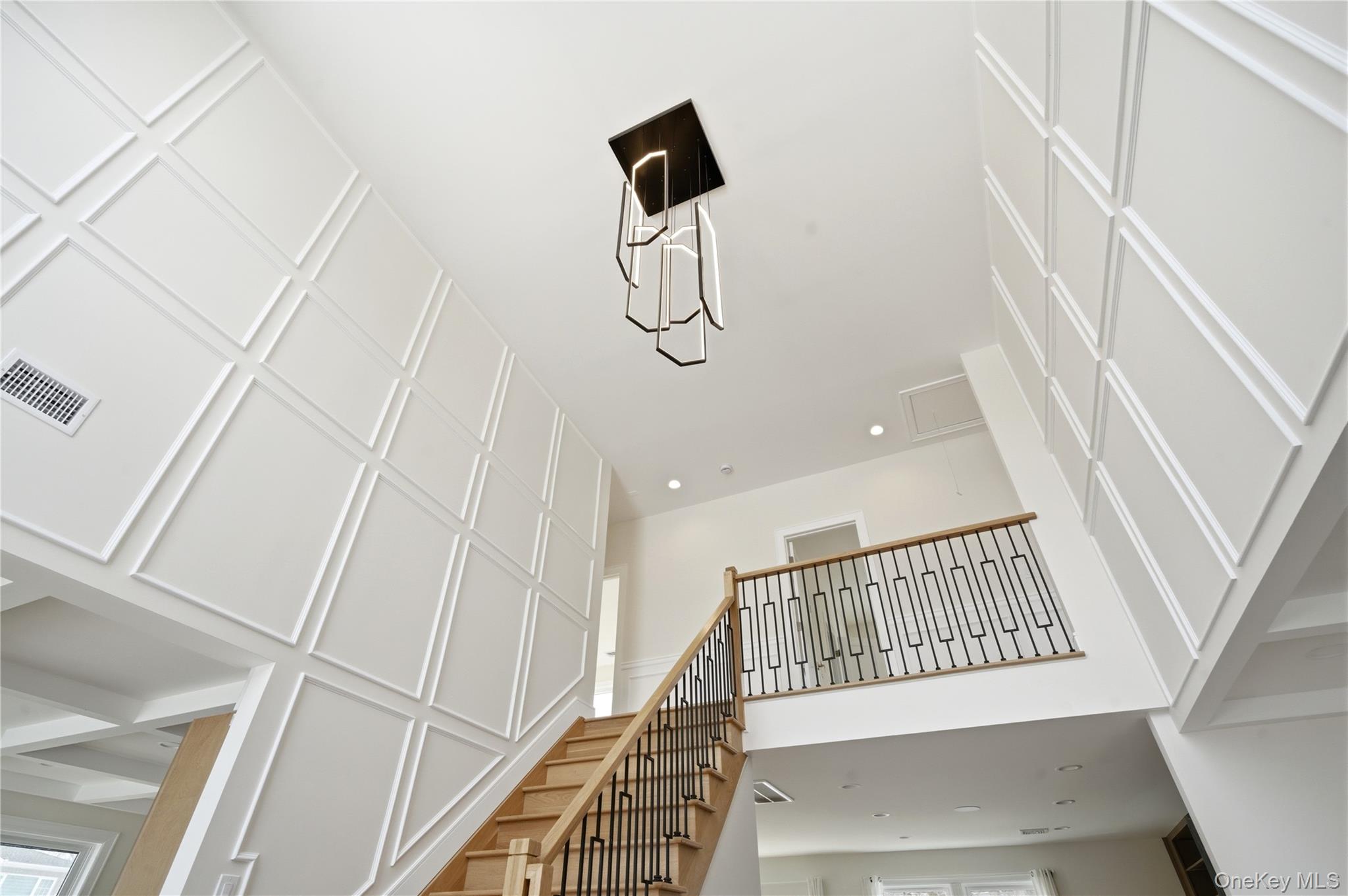 19 Arrow Lane, Hicksville, NY 11801