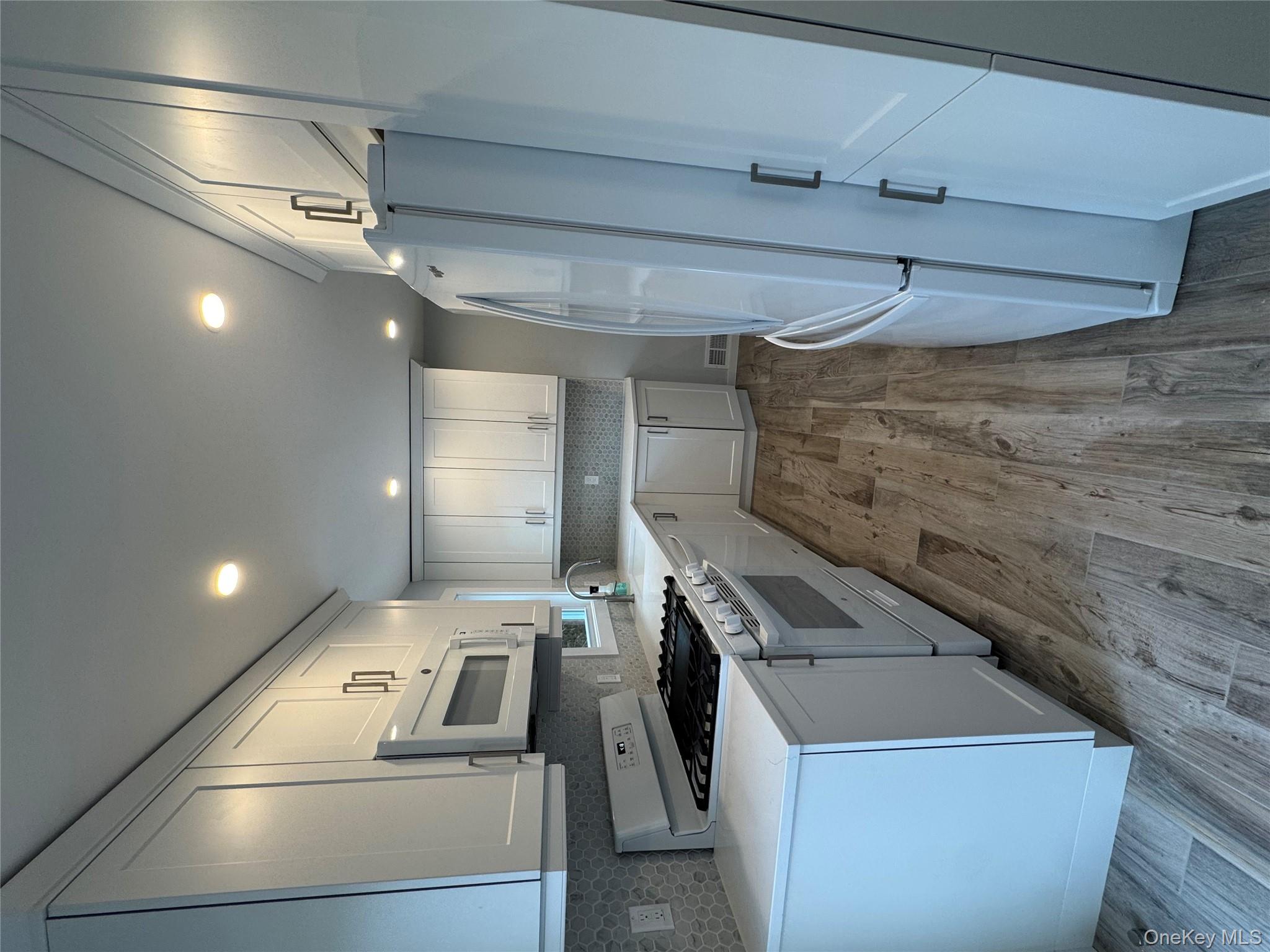 3 Vine Court, Centereach, NY 11720