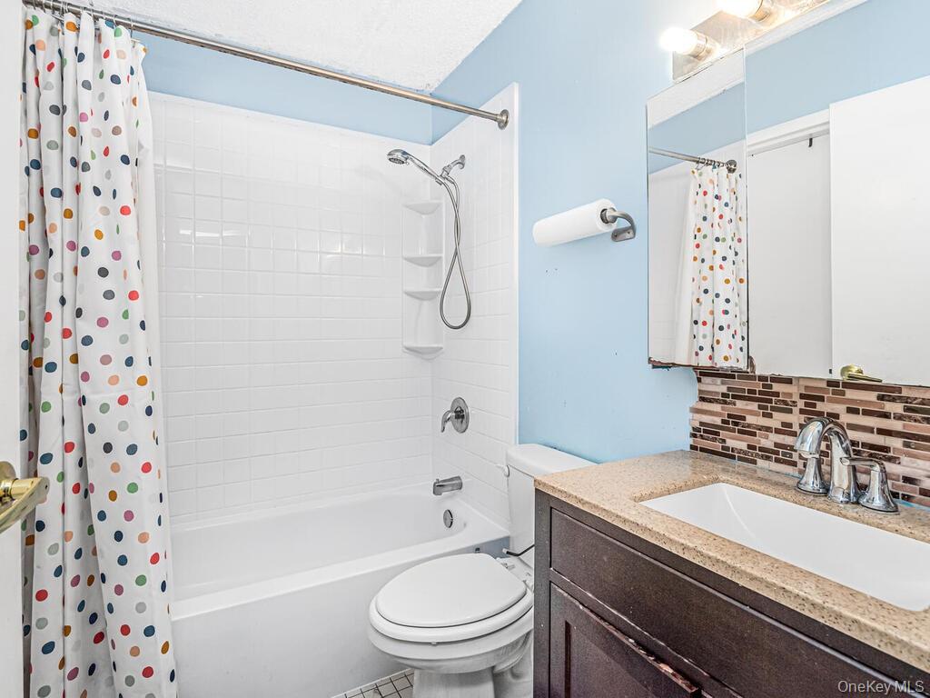 210 Sunset Boulevard, Bronx, NY 10473