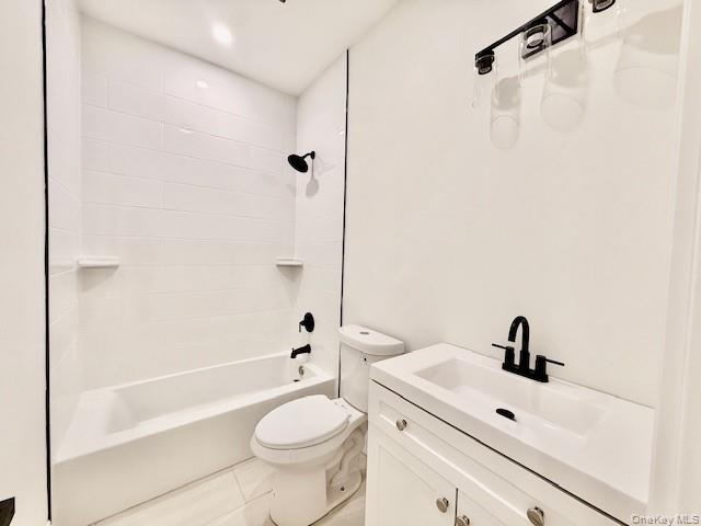 10 Amarr Drive, Shirley, NY 11967