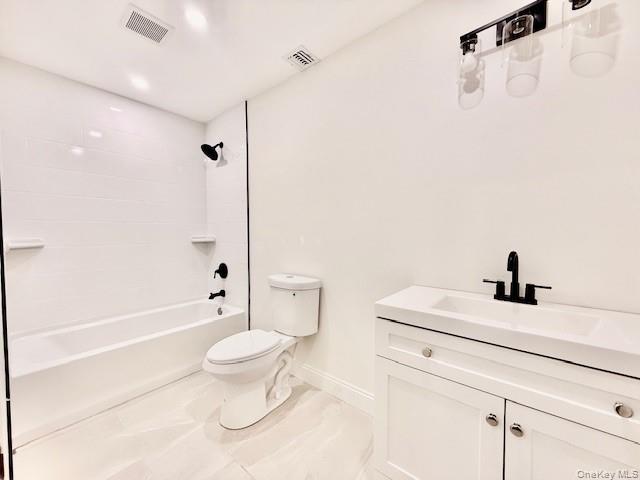 10 Amarr Drive, Shirley, NY 11967