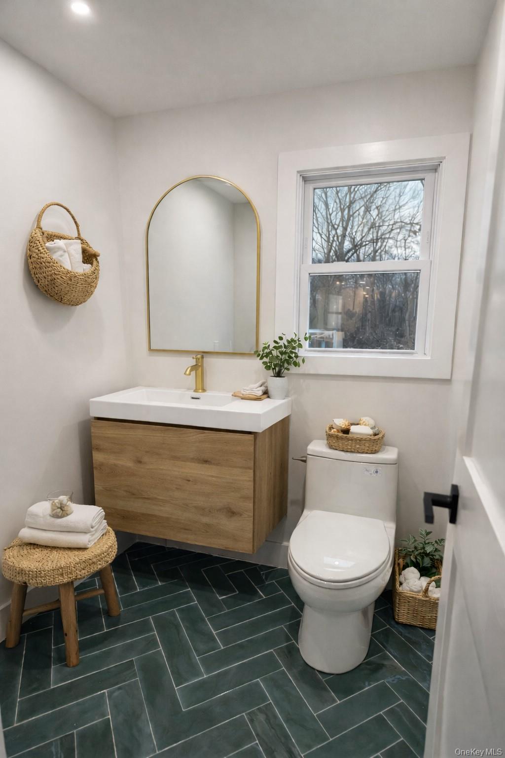 94 Sally Lane, Ridge, NY 11961