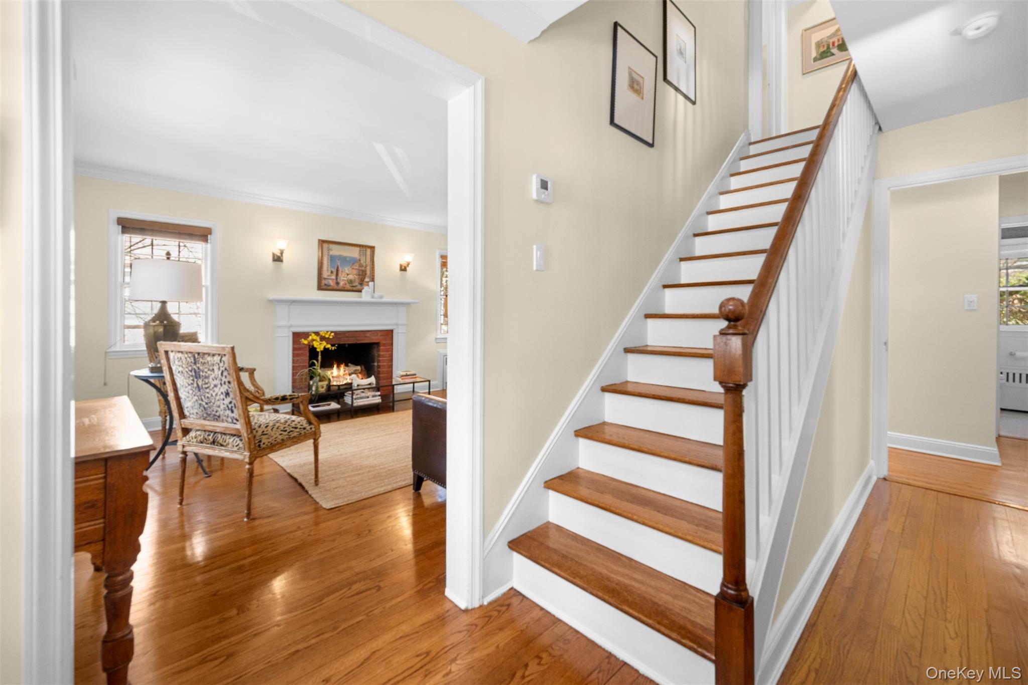 31 Bellingham Lane, Great Neck, NY 11023