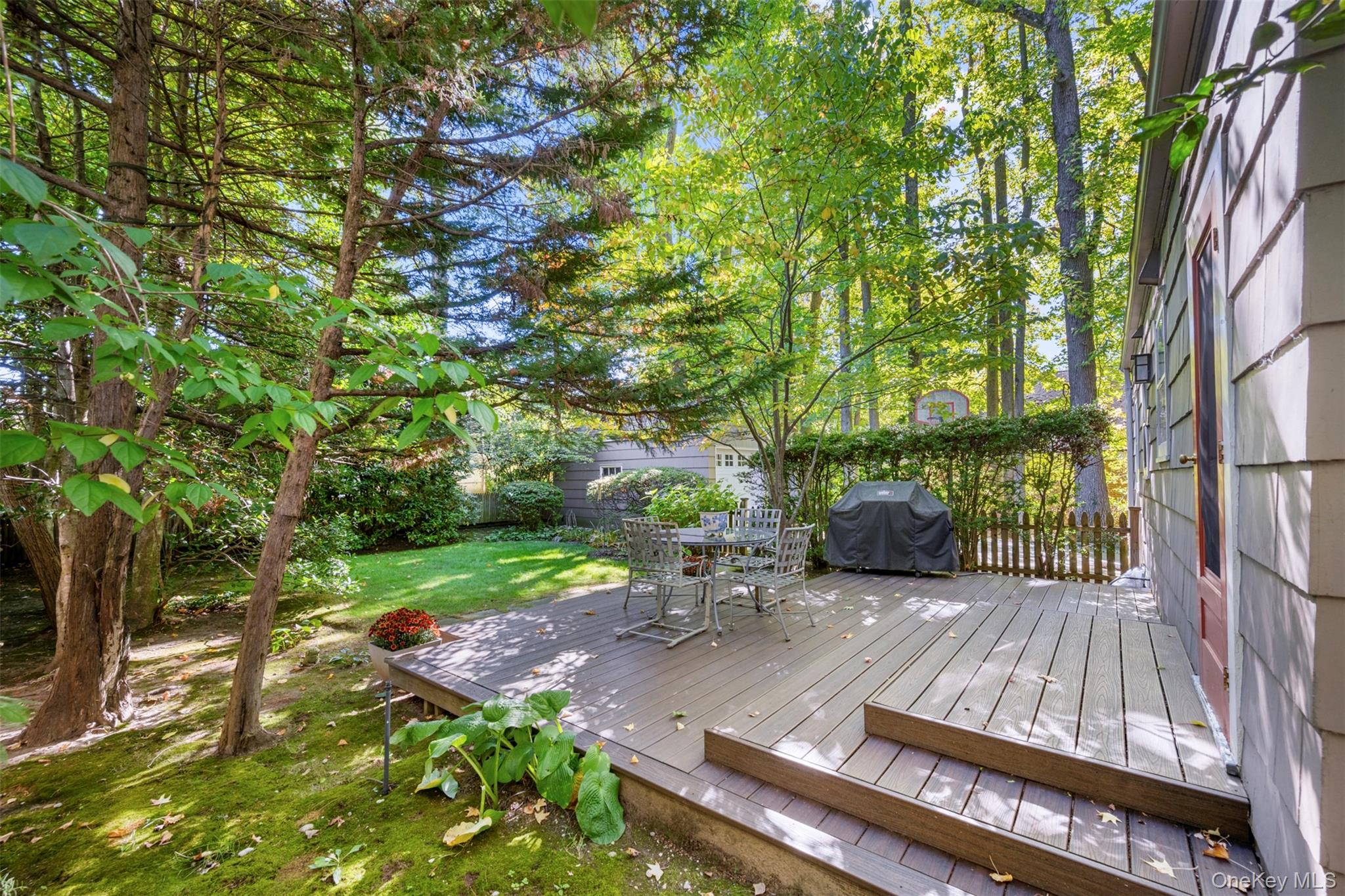 31 Bellingham Lane, Great Neck, NY 11023