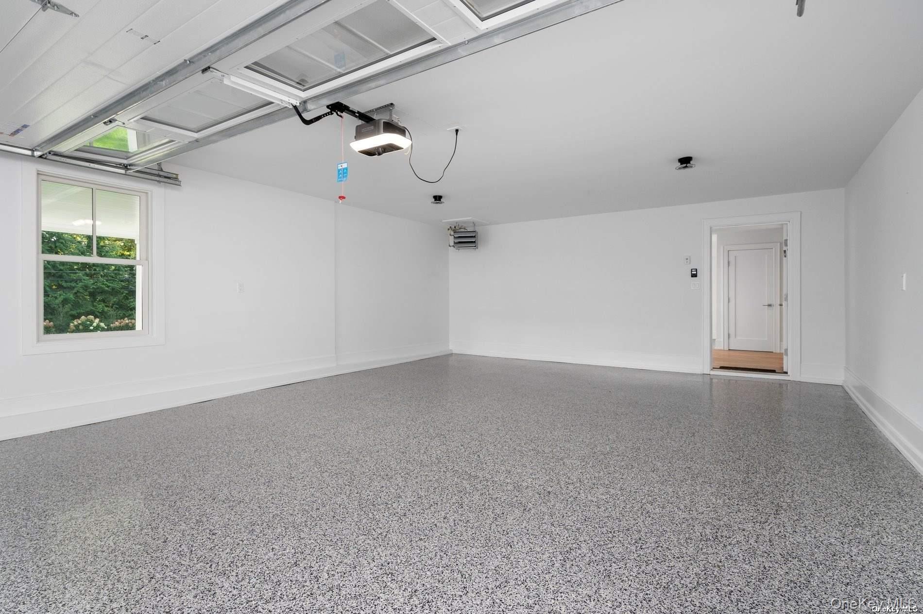 40 Hewlett Lane, Port Washington, NY 11050