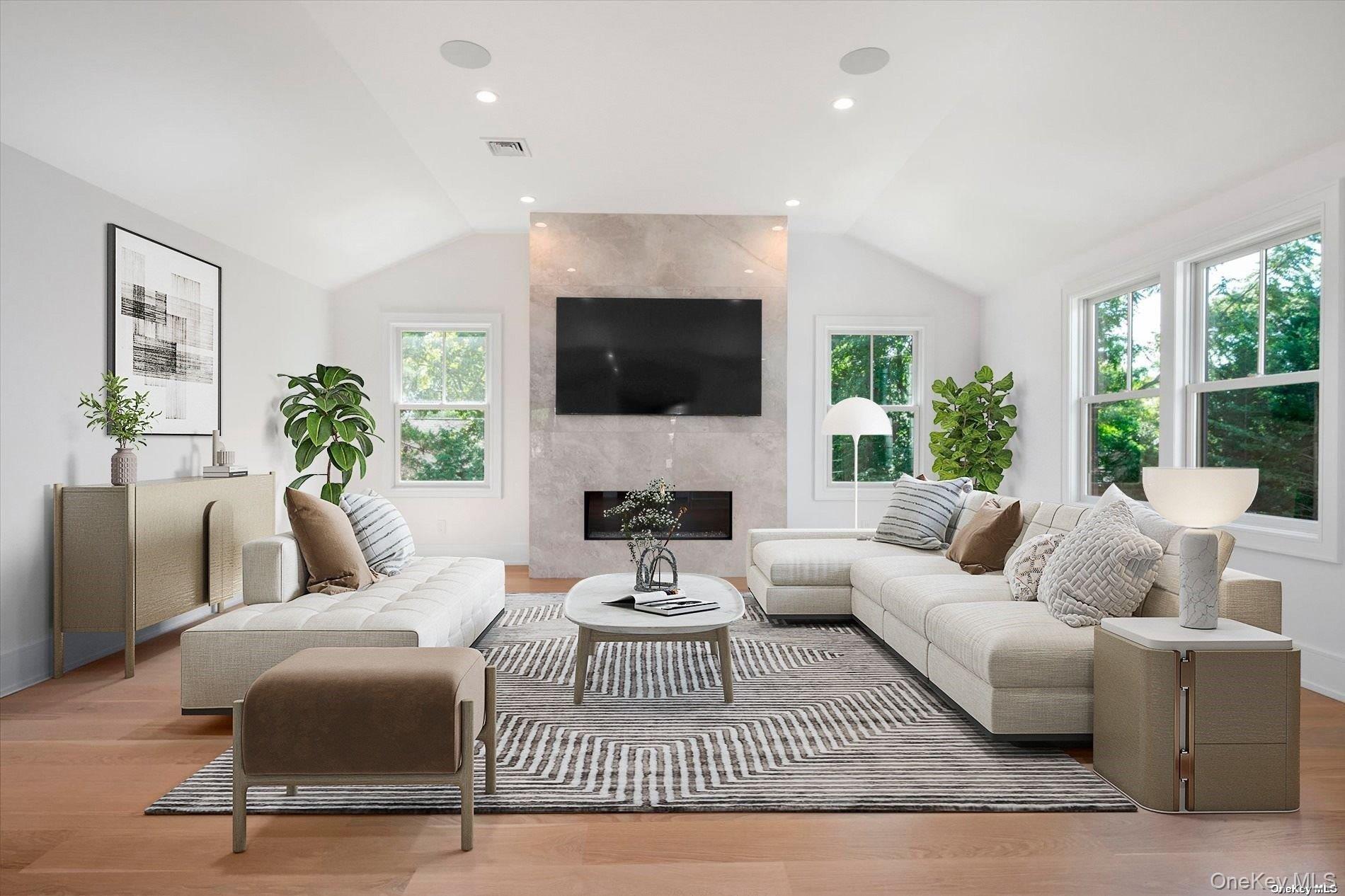 40 Hewlett Lane, Port Washington, NY 11050