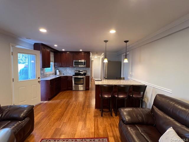 570 S 14th Street, Lindenhurst, NY 11757