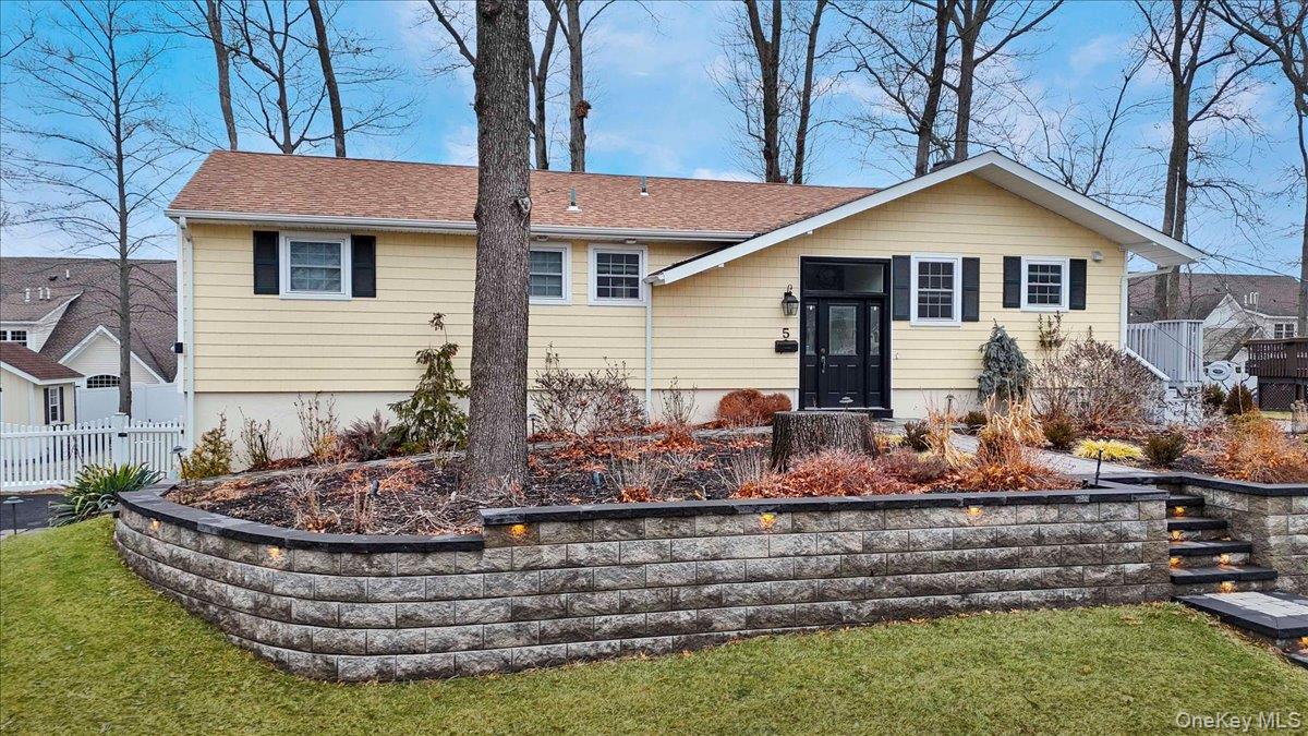 5 Indian Drive, West Nyack, NY 10994