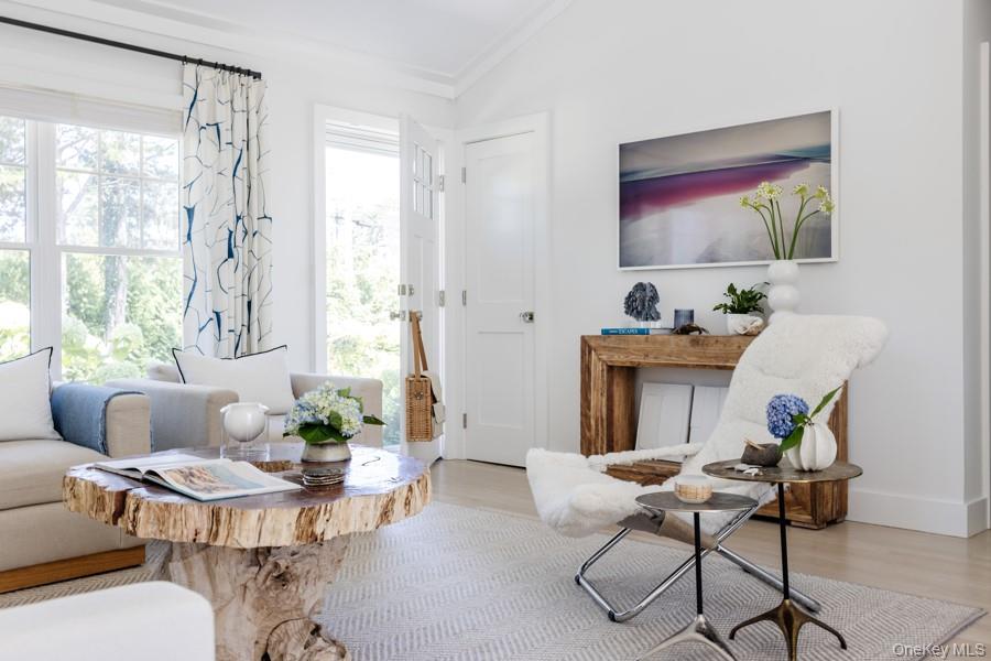 48 Middle Pond Road, Southampton, NY 11968