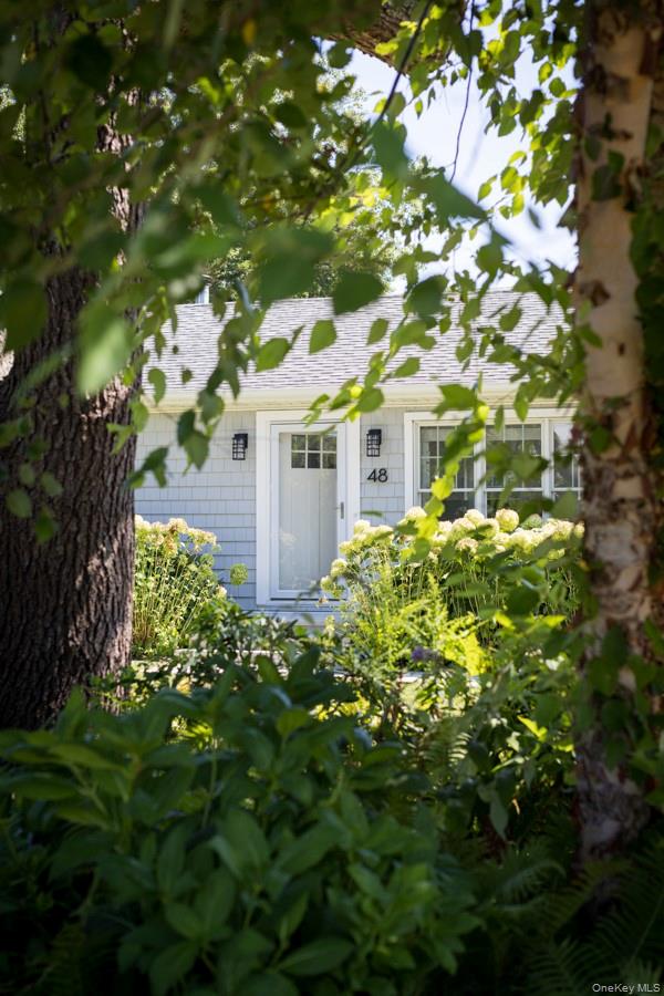 48 Middle Pond Road, Southampton, NY 11968