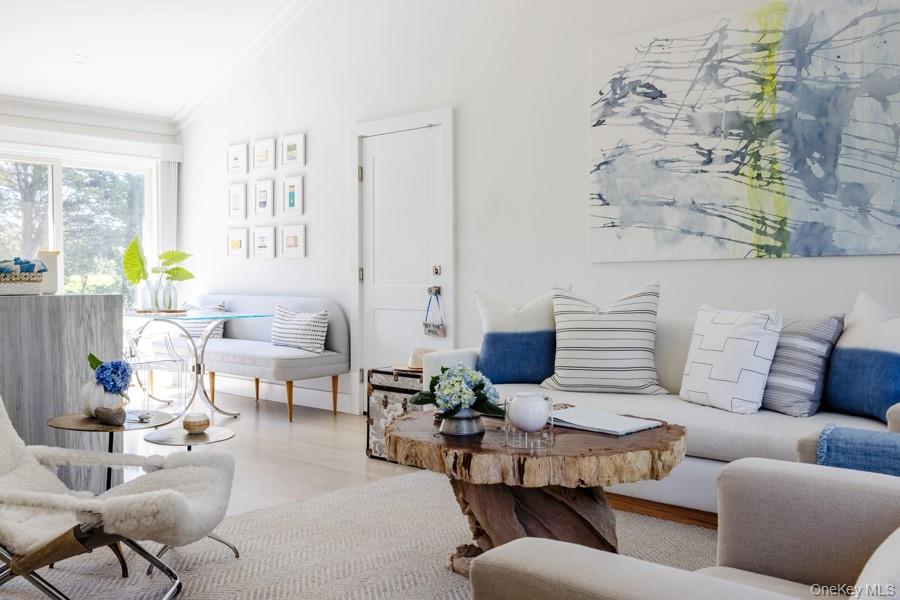 48 Middle Pond Road, Southampton, NY 11968