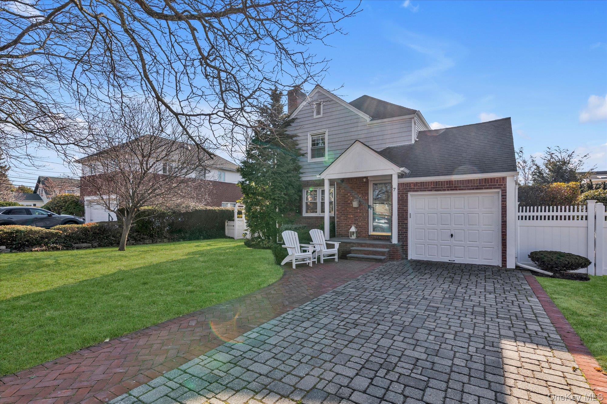 7 Rutgers Place, Merrick, NY 11566